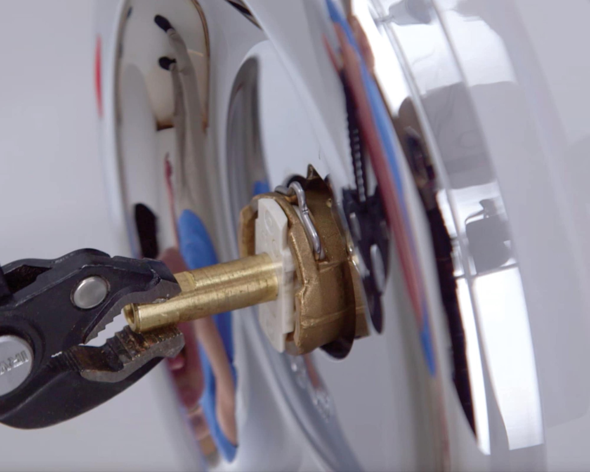 slide 5 of 6, Moen 1 -Handle Brass and plastic Tub/Shower Valve Cartridge for Moen, 1 ct