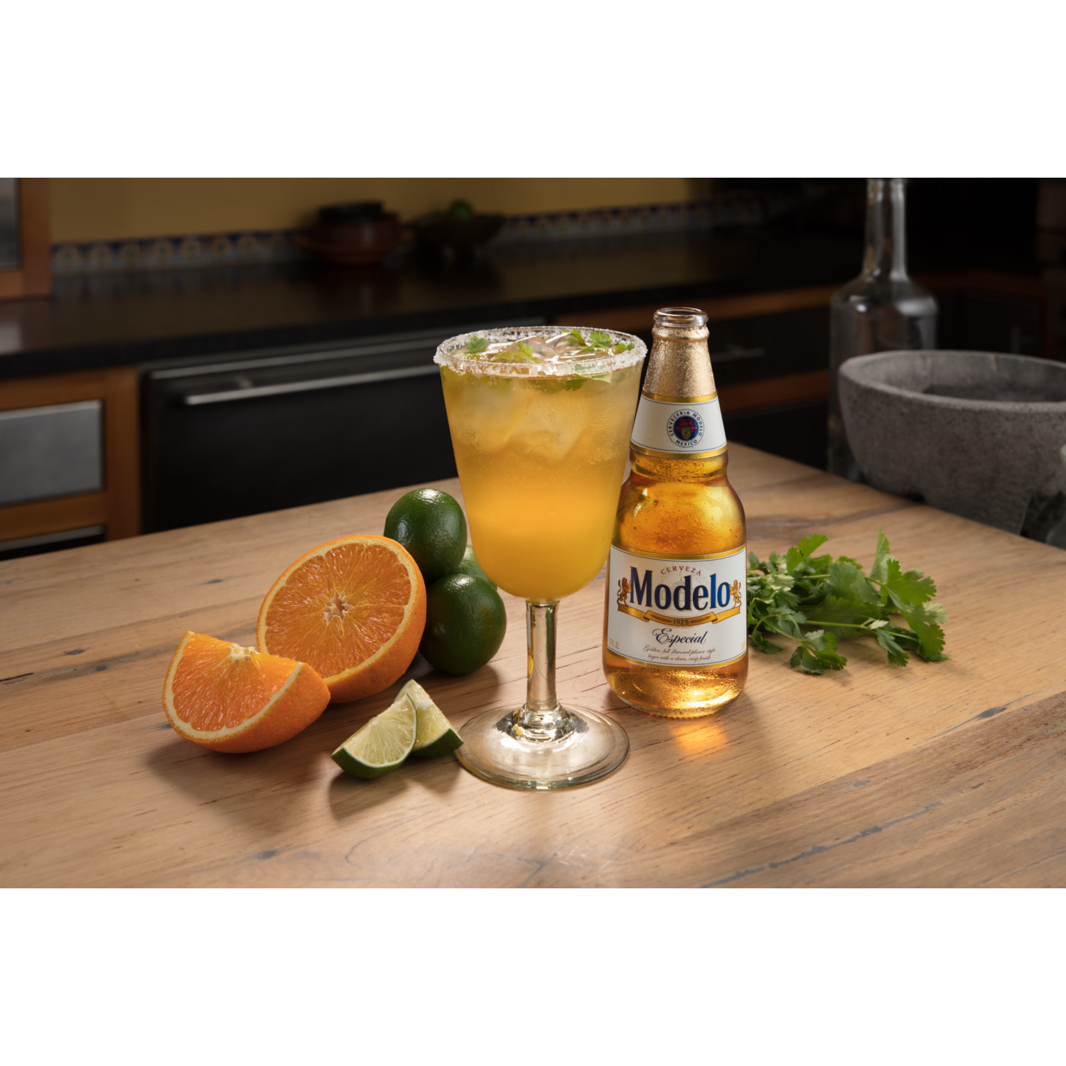 slide 7 of 8, Modelo Especial Mexican Lager Import Beer, 18 ct