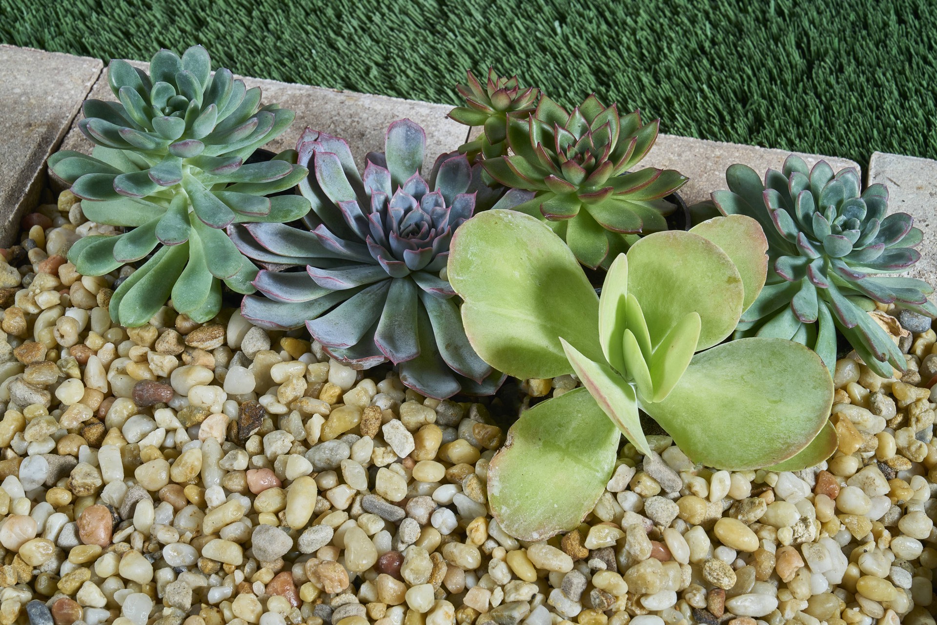 slide 3 of 5, EARTHESSENTIALS BY QUIKRETE Sand 0.5 cu ft Brown Pebbles (0.5 - 3-in), 1 ct