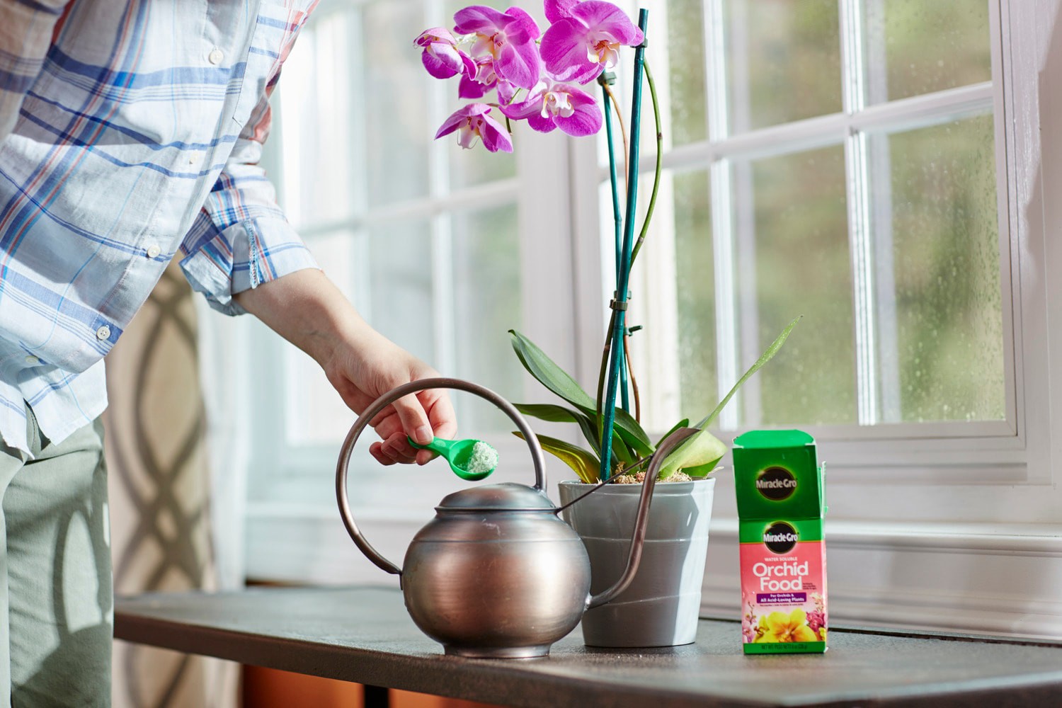 slide 5 of 6, Miracle-Gro Orchid Food 8-oz 30-10-10 Water-soluble Granules Indoor Plant Food, 1 ct