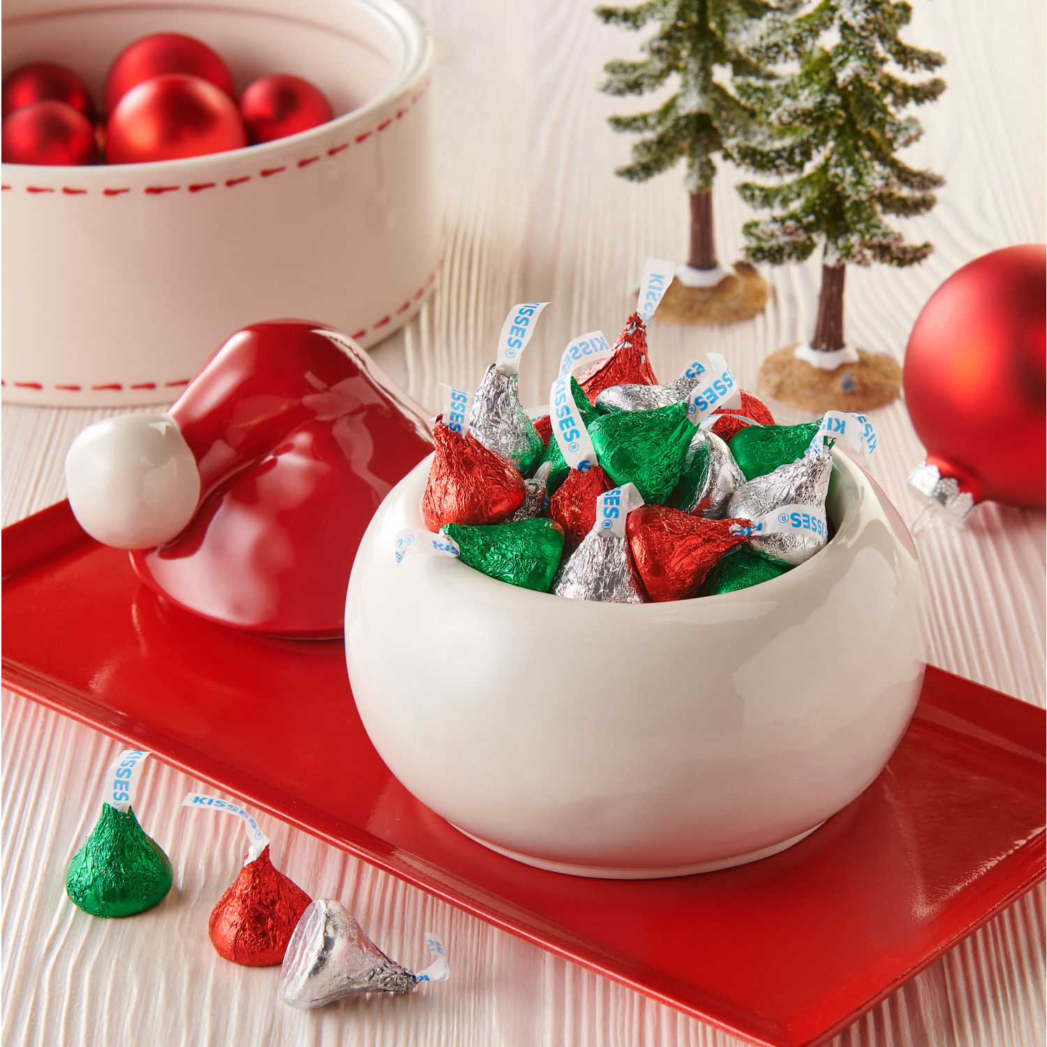 slide 5 of 8, HERSHEY'S KISSES Milk Chocolate Candy, Christmas, 10.1 oz, Bag, 10.1 oz