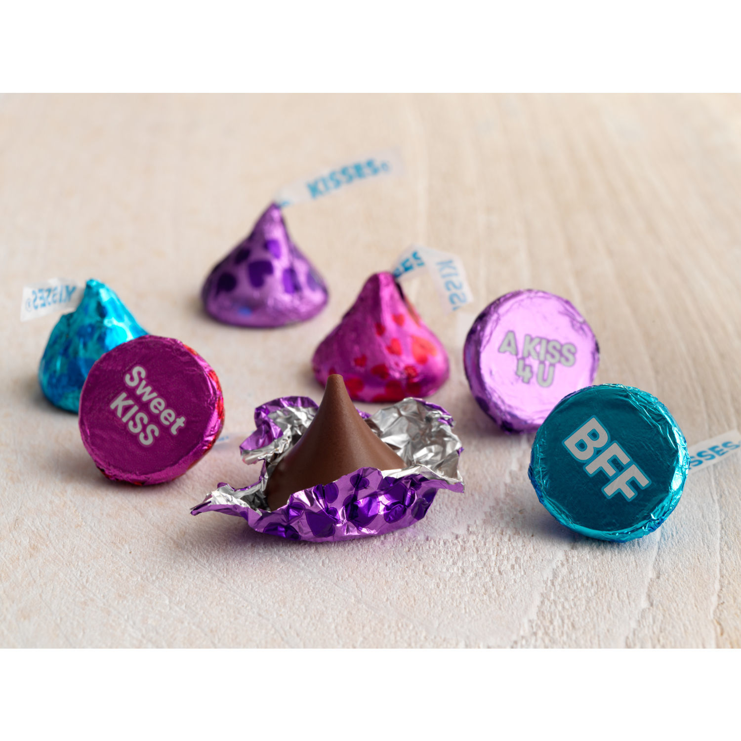 slide 2 of 8, Hershey's Kisses Milk Chocolate Valentine's Candy Bag, 10.1 oz, 10.1 oz