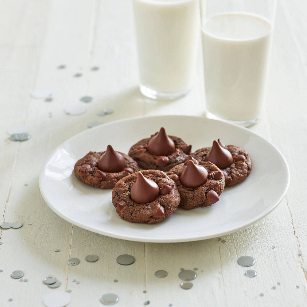 slide 3 of 5, Hershey's Chocolate Candy, Milk Chocolate, 17.9 oz