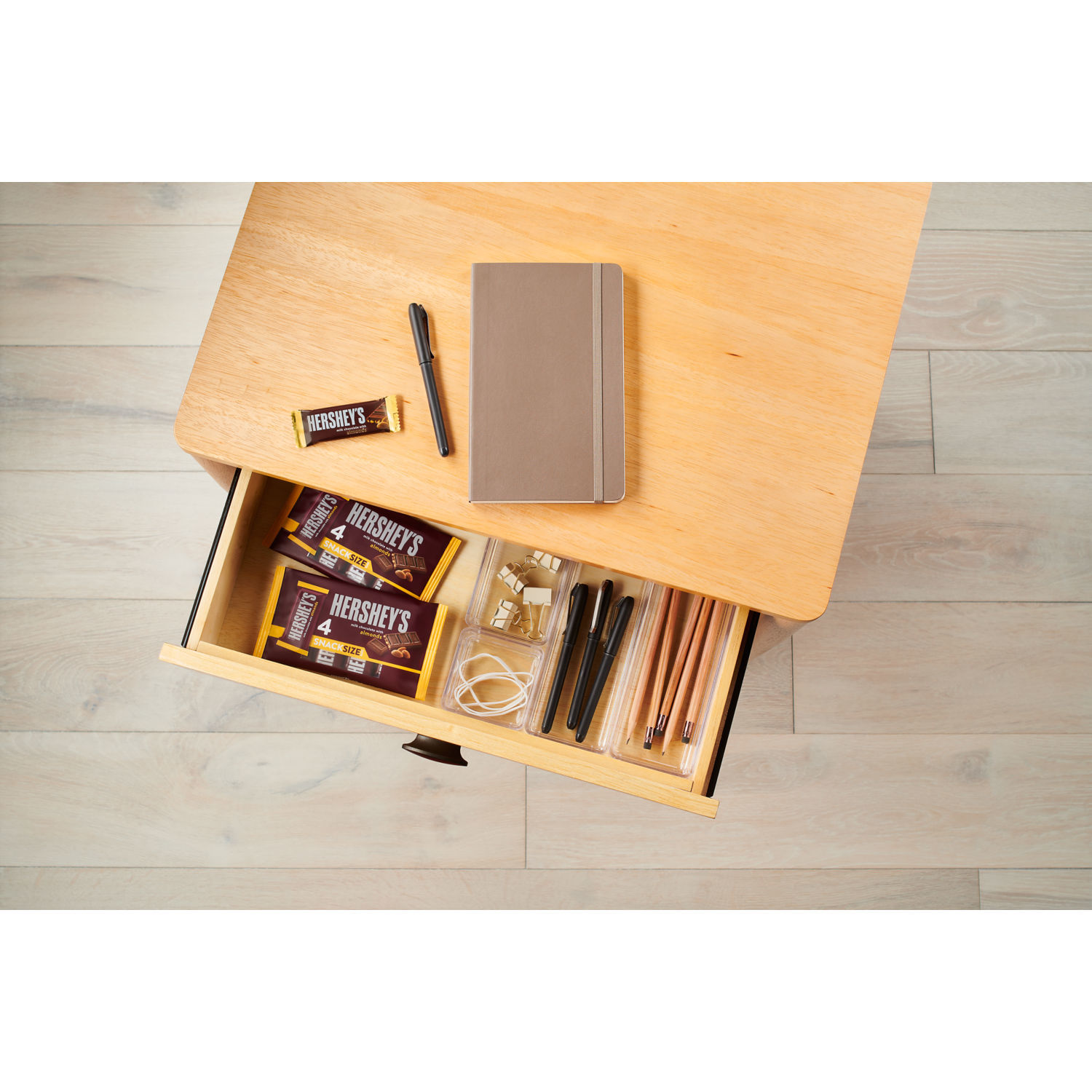 slide 4 of 4, HERSHEY'S Milk Chocolate with Almonds Snack Size, Candy Bars, .45 oz (4 Count), 4 ct