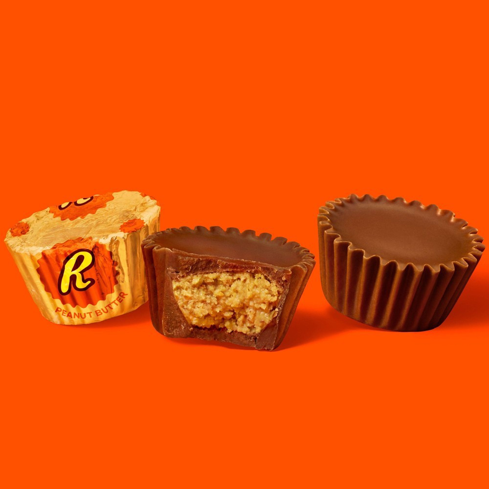 slide 2 of 6, Reese's Miniatures Milk Chocolate Peanut Butter Cups, Candy Party Pack, 35.6 oz, 35.6 oz