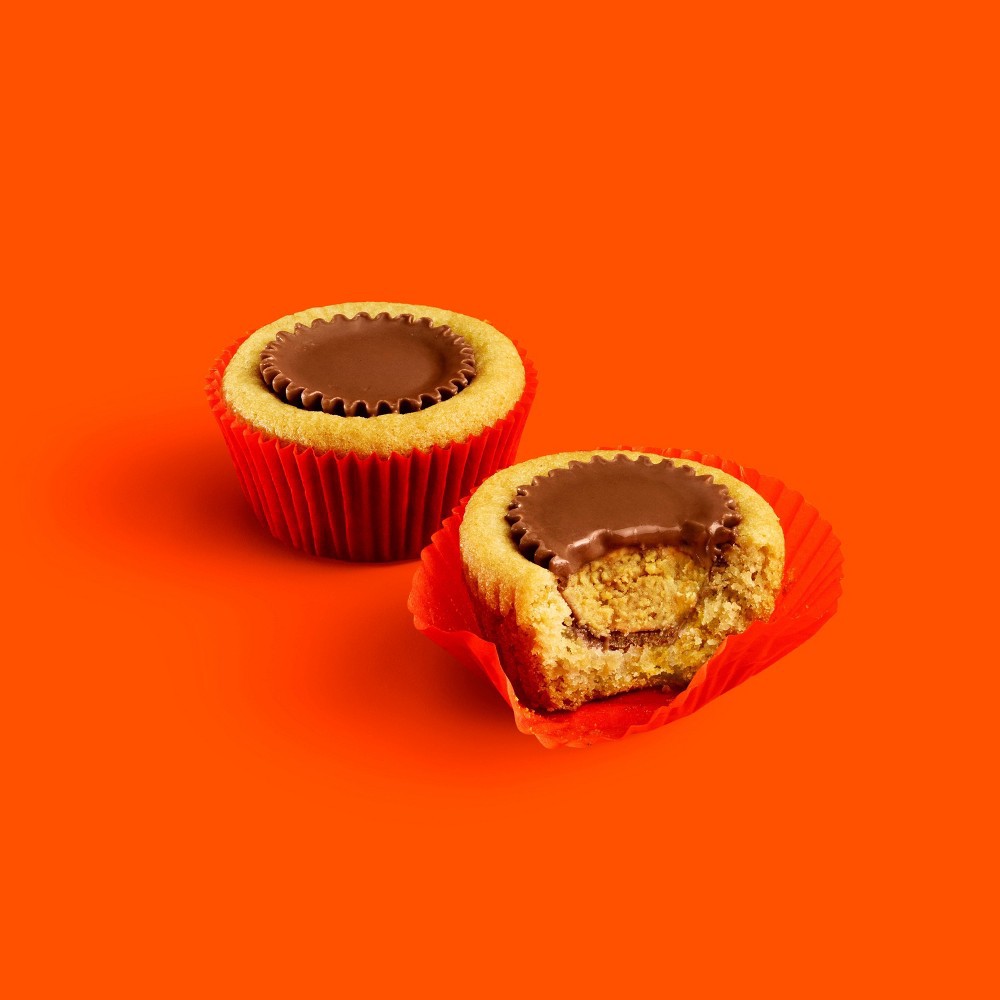 slide 5 of 6, Reese's Miniatures Milk Chocolate Peanut Butter Cups, Candy Party Pack, 35.6 oz, 35.6 oz