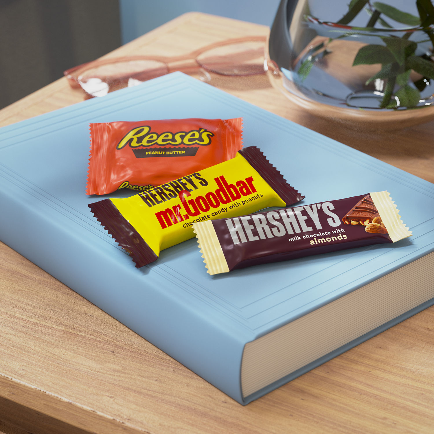 slide 2 of 4, HERSHEY'S and REESE'S Assorted Chocolate Flavored Snack Size, Candy Party Pack, 29.2 oz, 29.2 oz