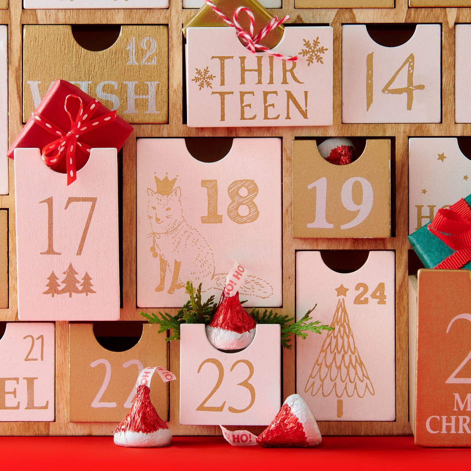 slide 5 of 8, Hershey's Milk Chocolate, Santa Hat, 10.1 oz