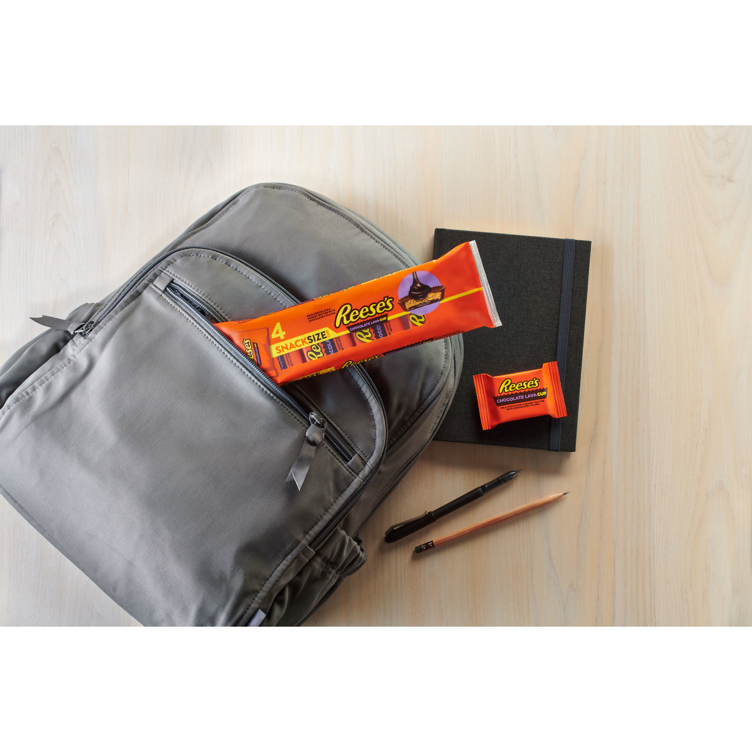 slide 3 of 6, Hershey's Reeses Chocolate Lava Snack Size 4Pk, 2.2 oz