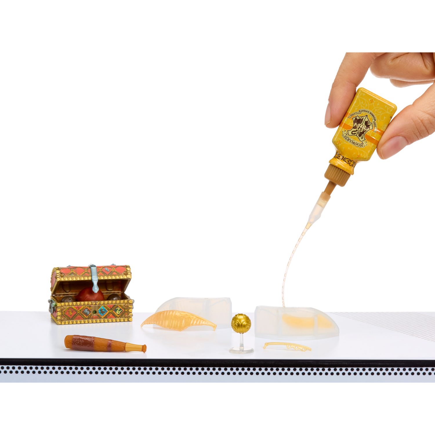 slide 8 of 8, MGA's Miniverse - Make It Mini Harry Potter Hogwarts, 1 ct