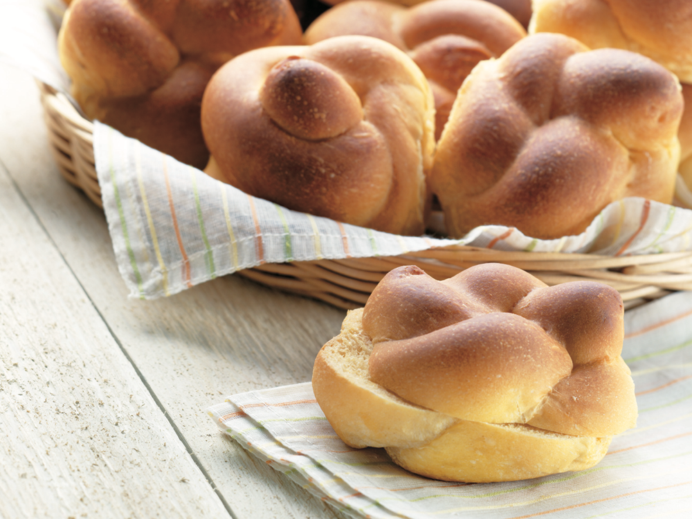 slide 1 of 1, Egg Knot Roll, 1 ct