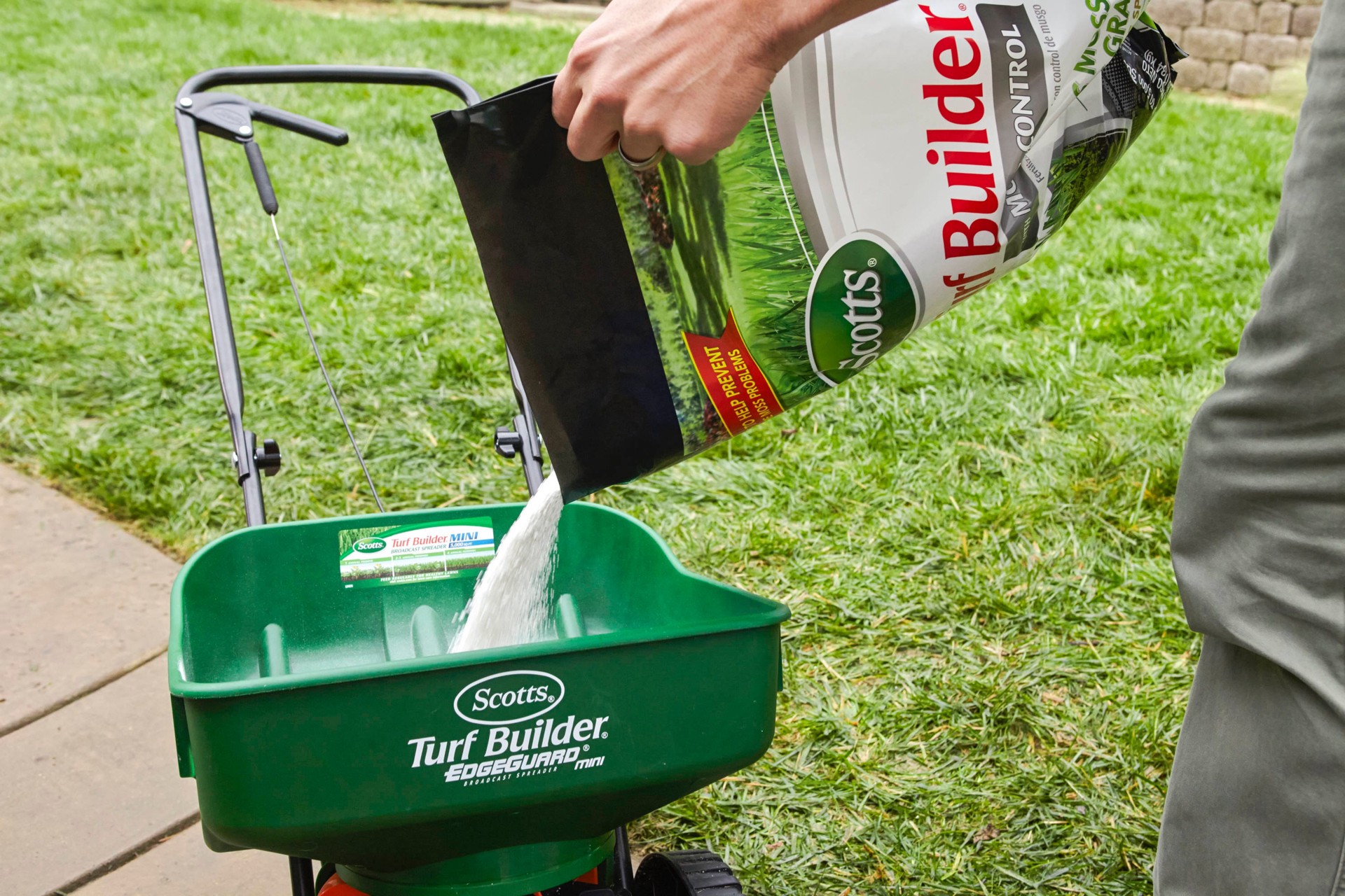 slide 3 of 6, Scotts Turf Builder with Moss Control 25-lb 5000-sq ft 23-0-3 All-purpose Fertilizer, 1 ct