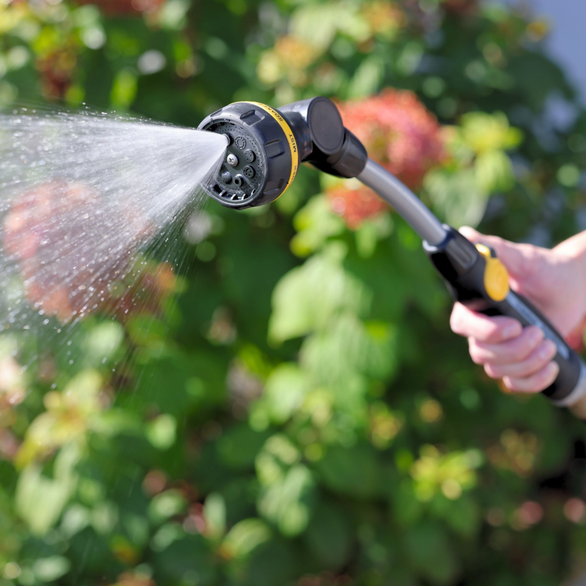 slide 4 of 5, Melnor Gentlerain 7-Pattern Pivoting Watering Wand, 16 in
