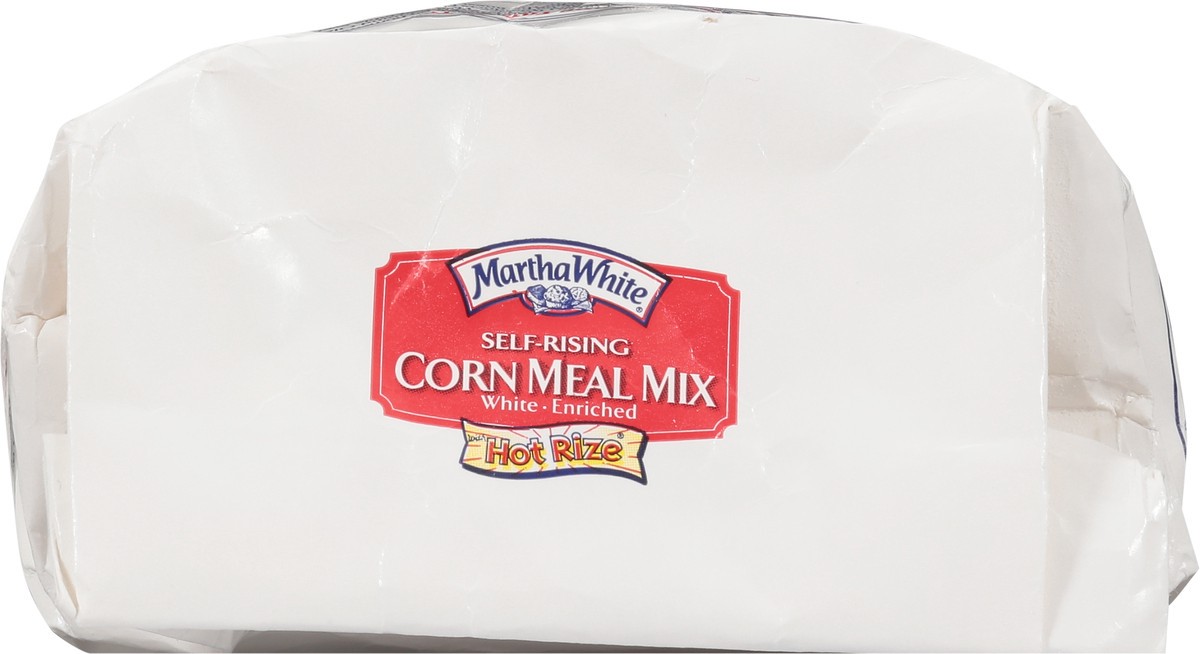 slide 9 of 9, Martha White Self Rising Cornmeal, 2 lb