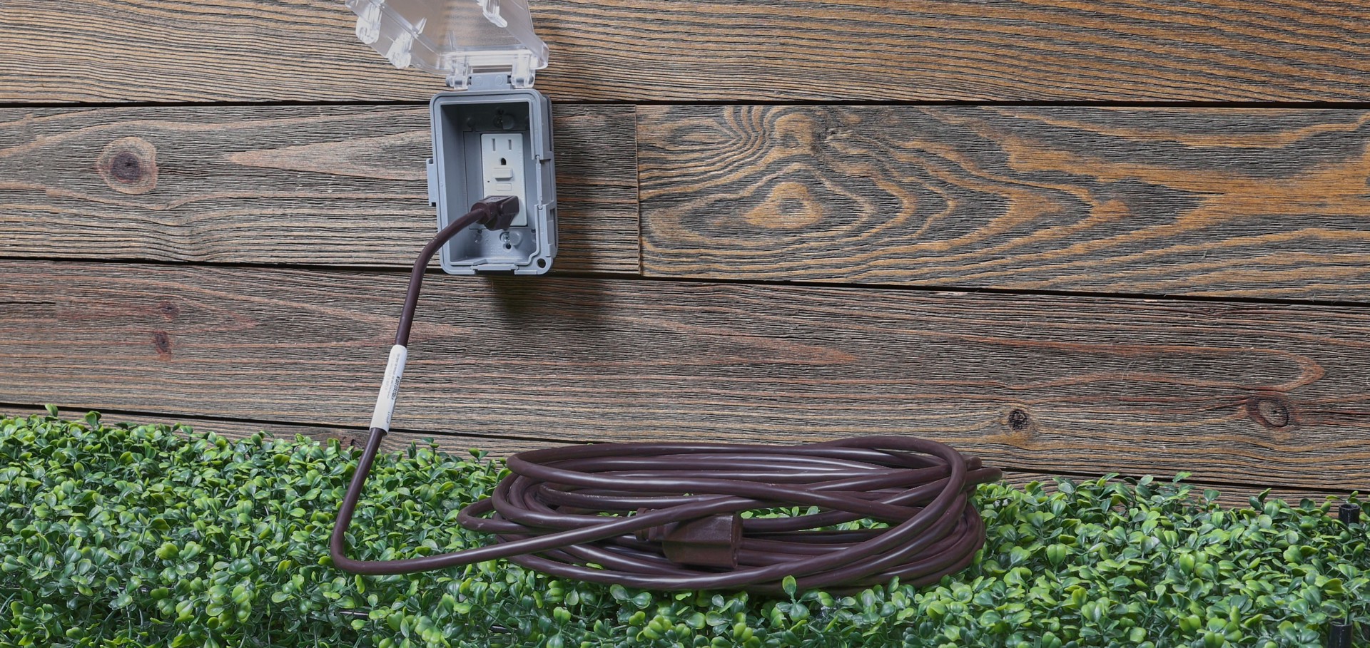 slide 3 of 6, Utilitech 40-ft 16 / 3 Light Duty 3 Prong Brown Outdoor Extension Power Cord, 1 ct