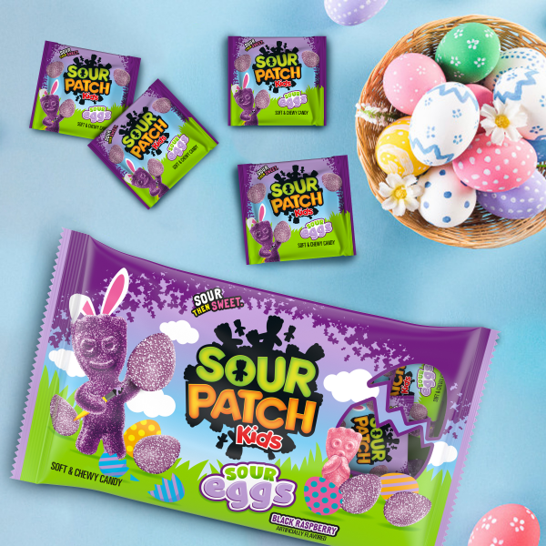 slide 2 of 17, SOUR PATCH KIDS Sour Eggs Soft & Chewy Easter Candy, 18 Snack Packs, 7.97 oz
