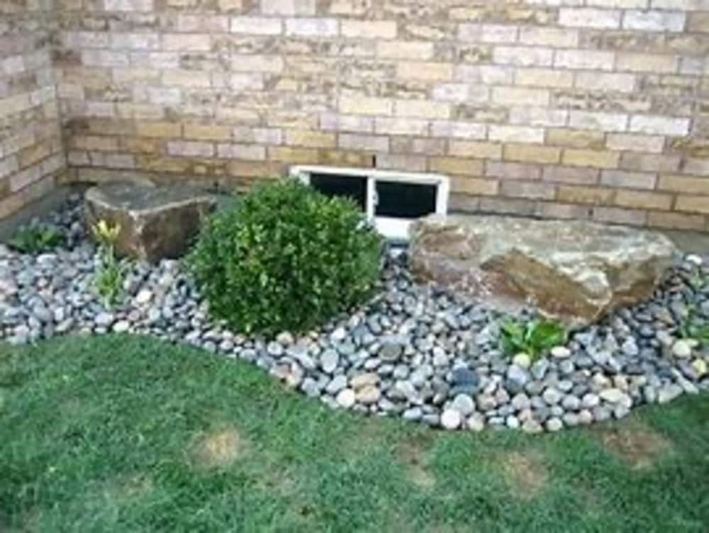 slide 4 of 5, 0.5 Cubic feet 45-lb Multiple colors/finishes River rock ( 0.5 - 3.0-in Rock Size ), 1 ct