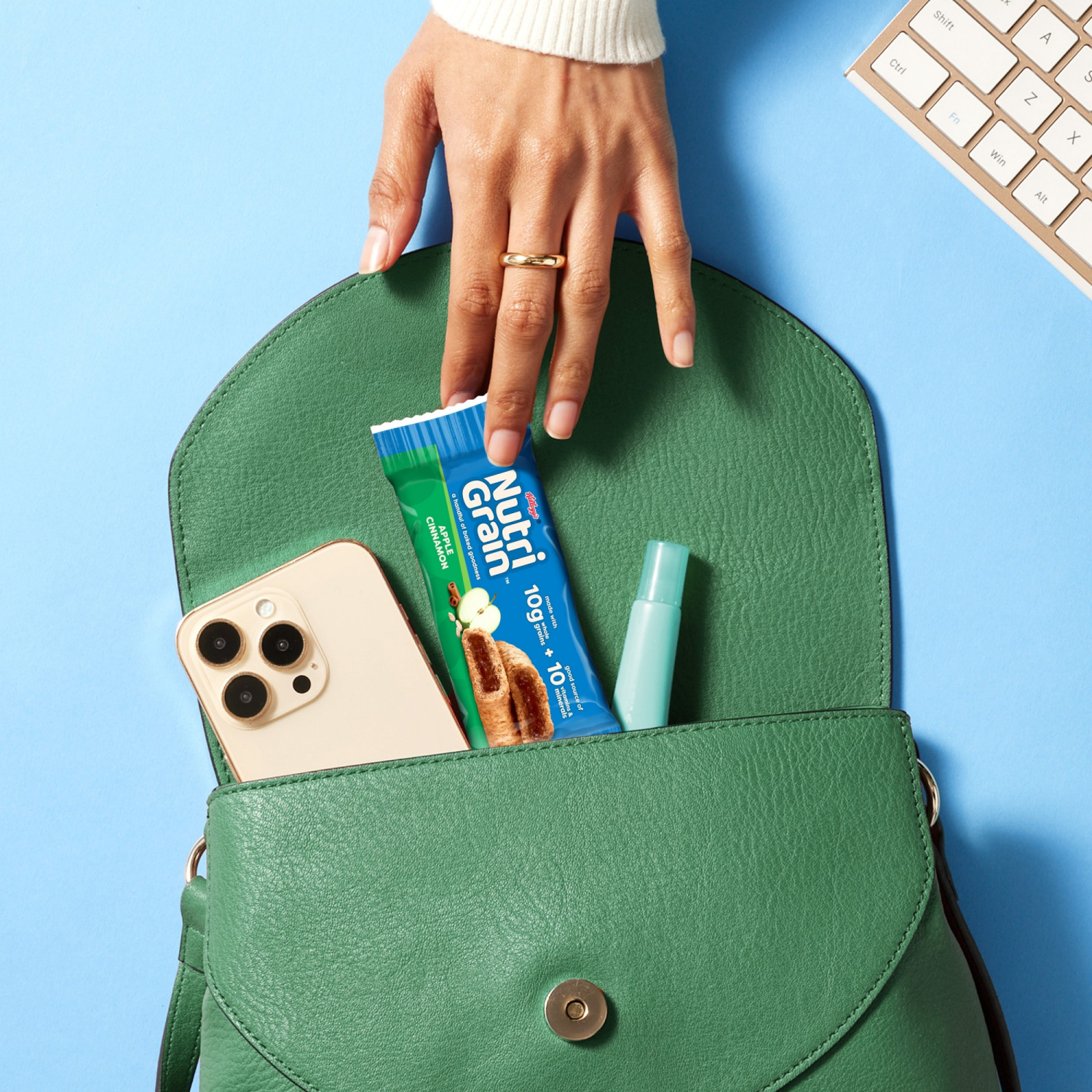 slide 2 of 8, Nutrigrain Nutri-Grain Breakfast Bars Apple Cinnamon, 8 ct