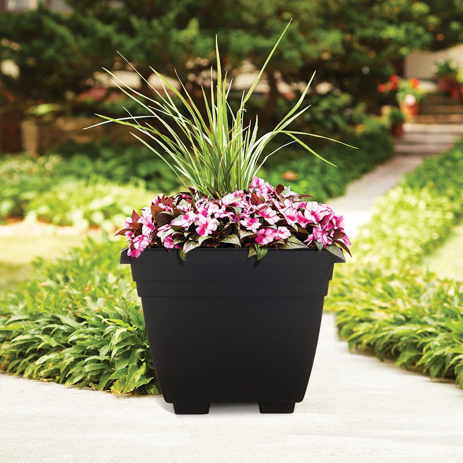 slide 4 of 6, Garden Treasures 17.75-in W x 14-in H Black Plastic Traditional Indoor/Outdoor Planter, 1 ct