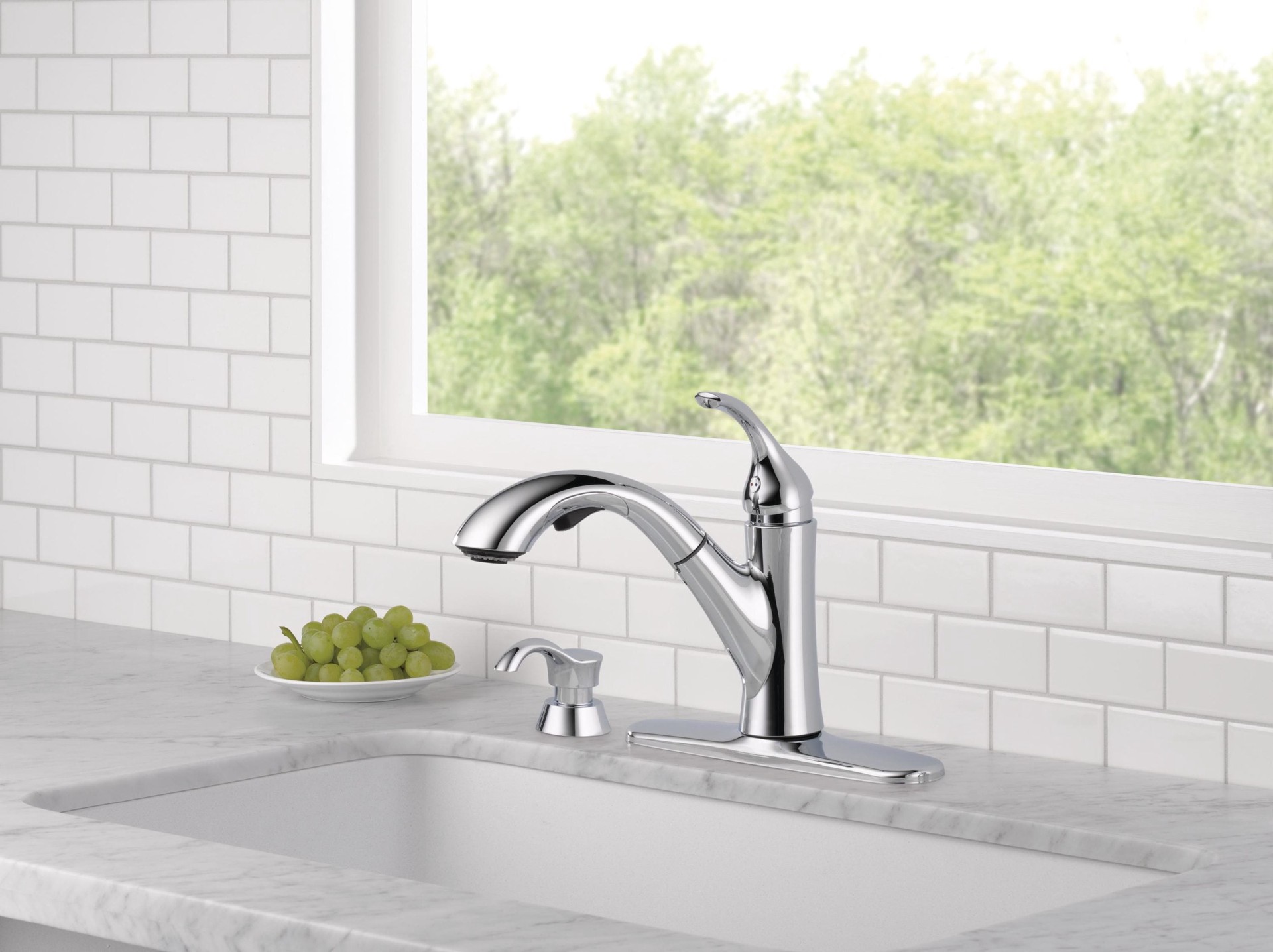 slide 2 of 6, Delta Kessler Chrome Single Handle Deck-mount Pull-out Kitchen Faucet with Sprayer (Includes Deck Plate) (Includes Soap Dispenser), 1 ct