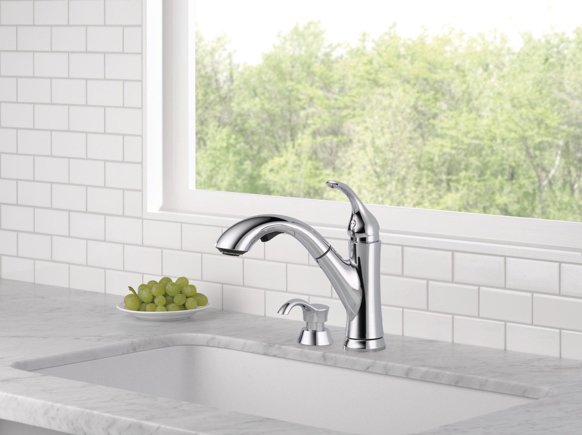 slide 3 of 6, Delta Kessler Chrome Single Handle Deck-mount Pull-out Kitchen Faucet with Sprayer (Includes Deck Plate) (Includes Soap Dispenser), 1 ct