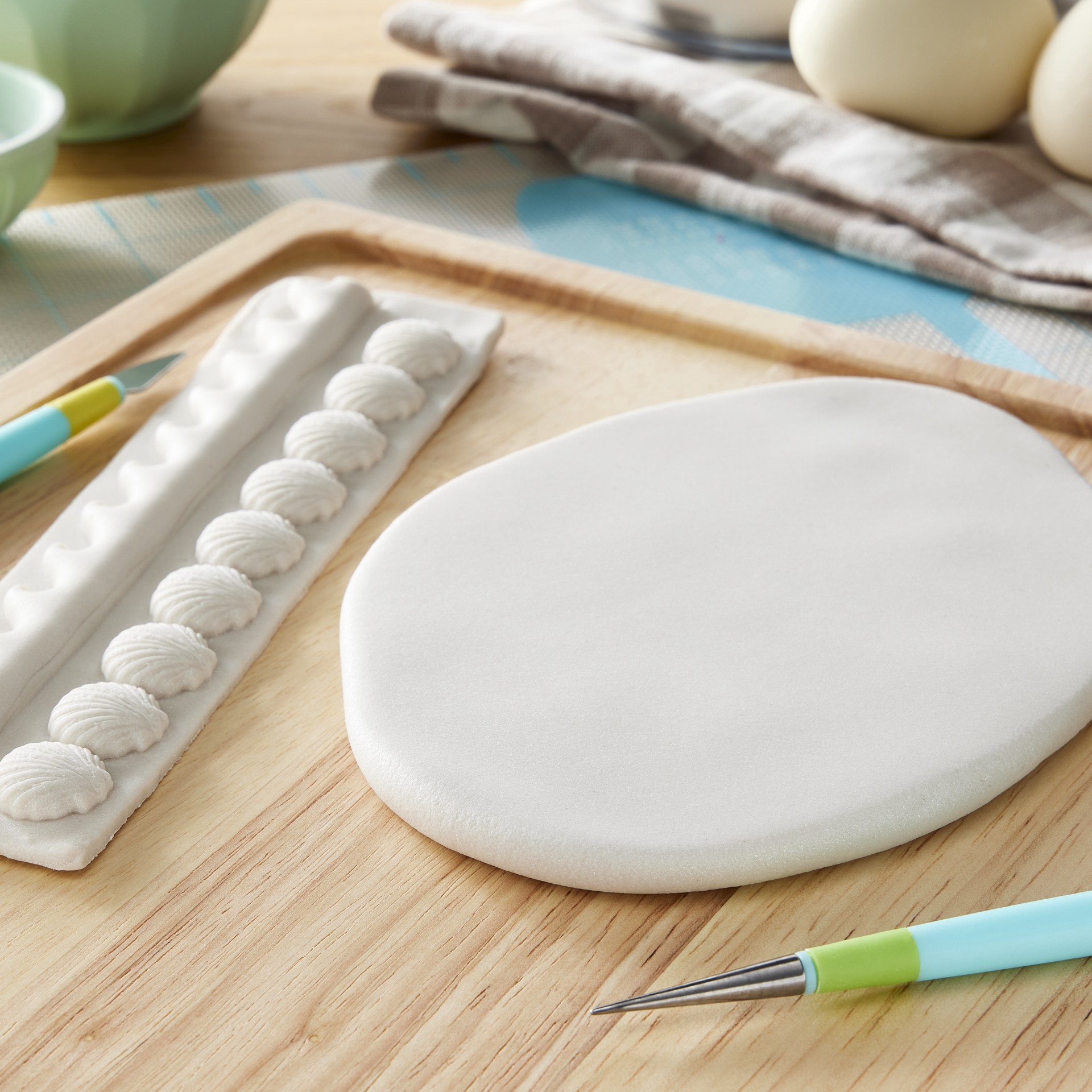 slide 4 of 5, Satin Ice Pearl Shimmer Fondant, 1lb., 1 lb