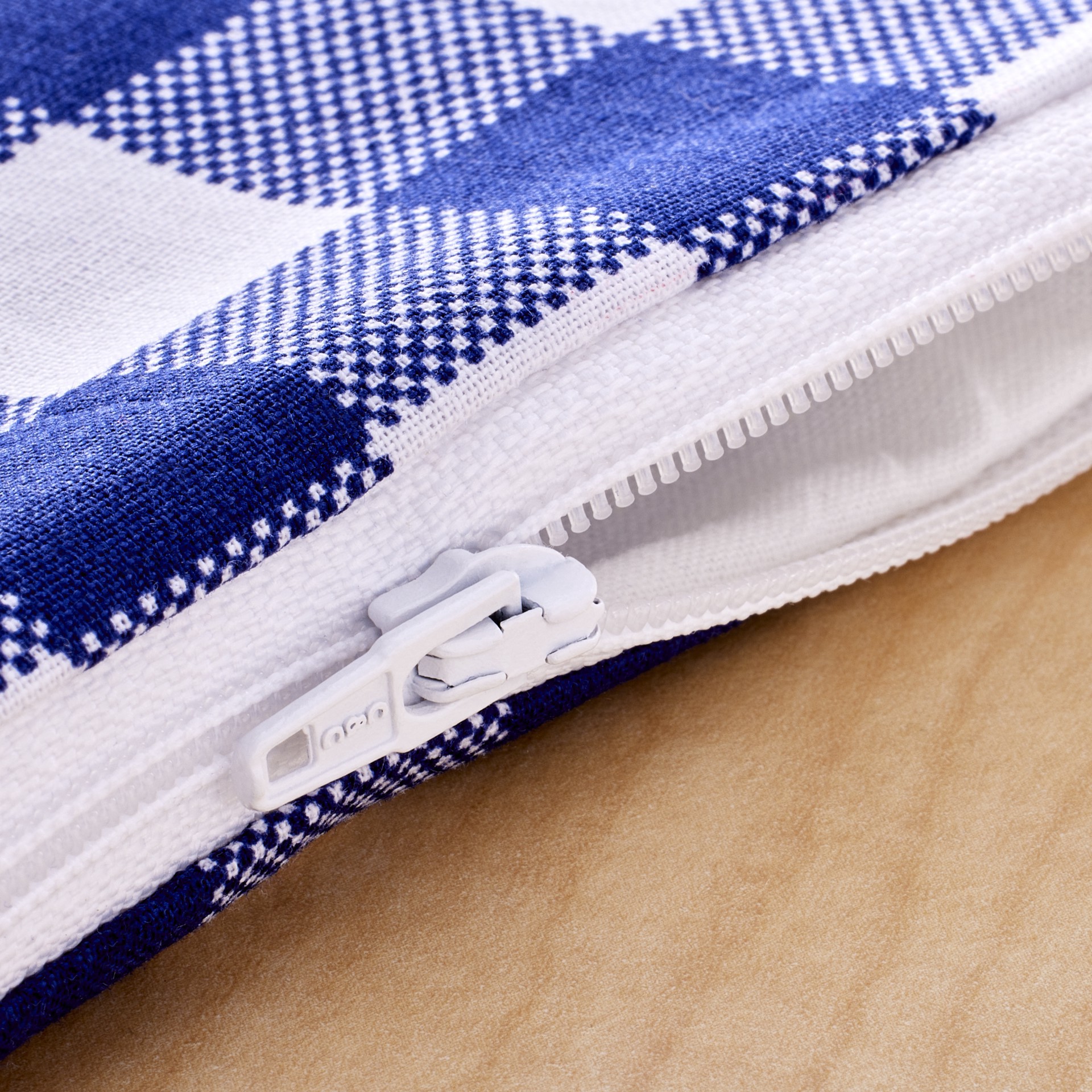 slide 5 of 5, Coats & Clark 7" Polyester All-Purpose Zipper, 7 in