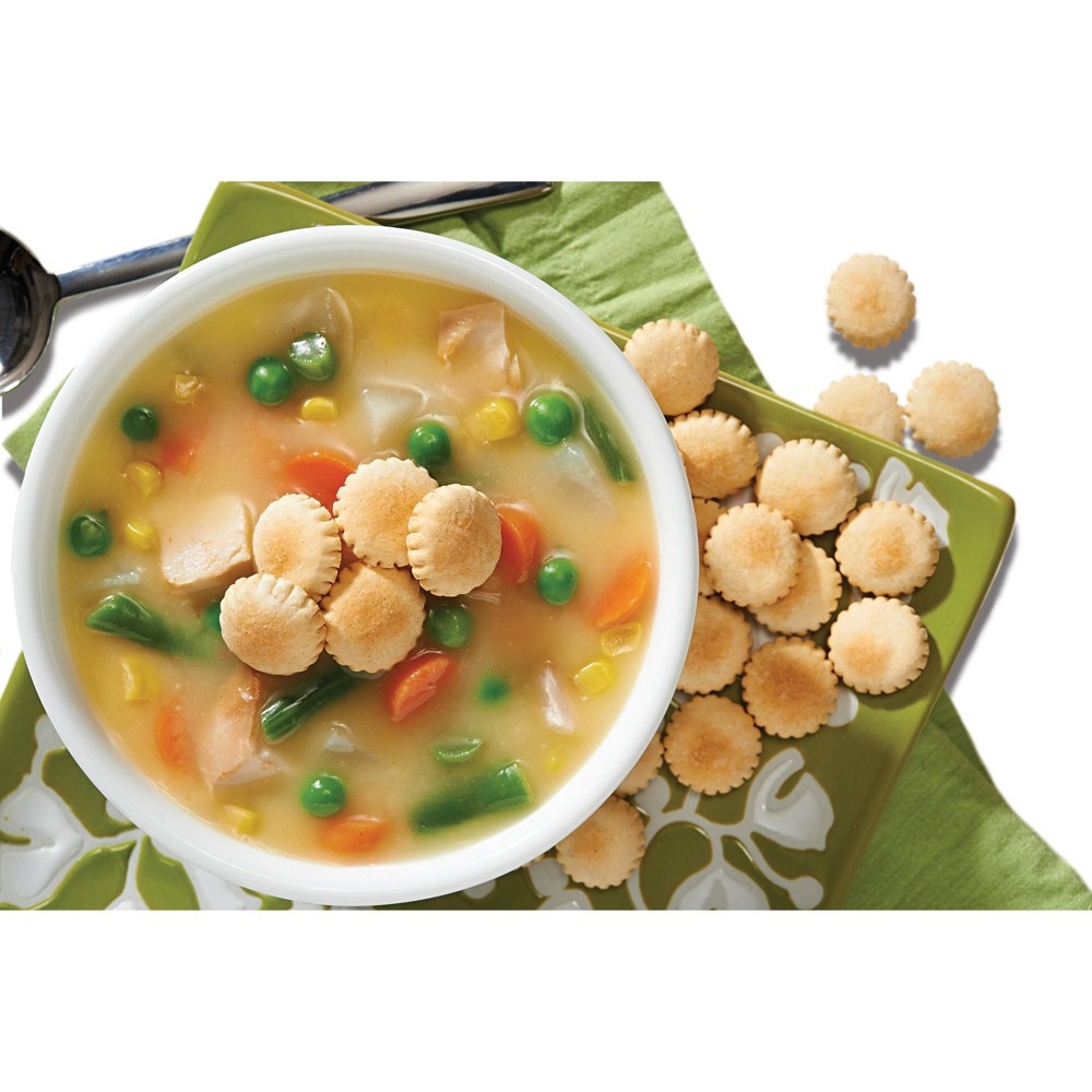slide 2 of 2, Premium Soup & Oyster Crackers, 9 oz