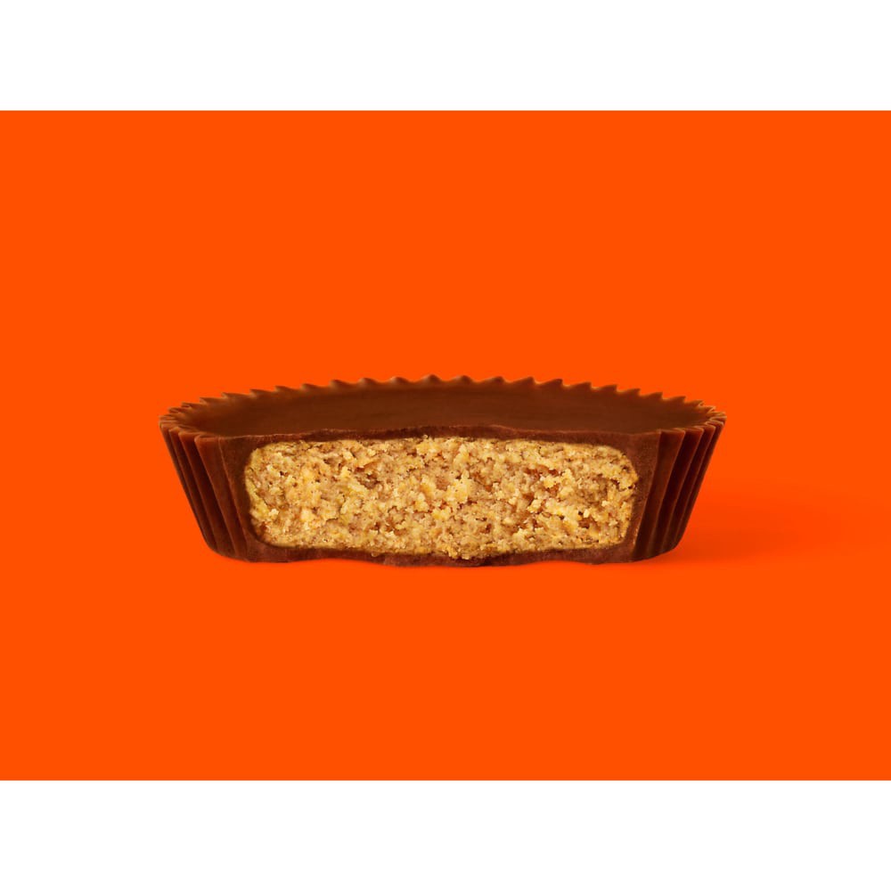 slide 2 of 4, REESE's Milk Chocolate Peanut Butter Cups Candy, Valentine's Day, Gift Box, 6.6 oz