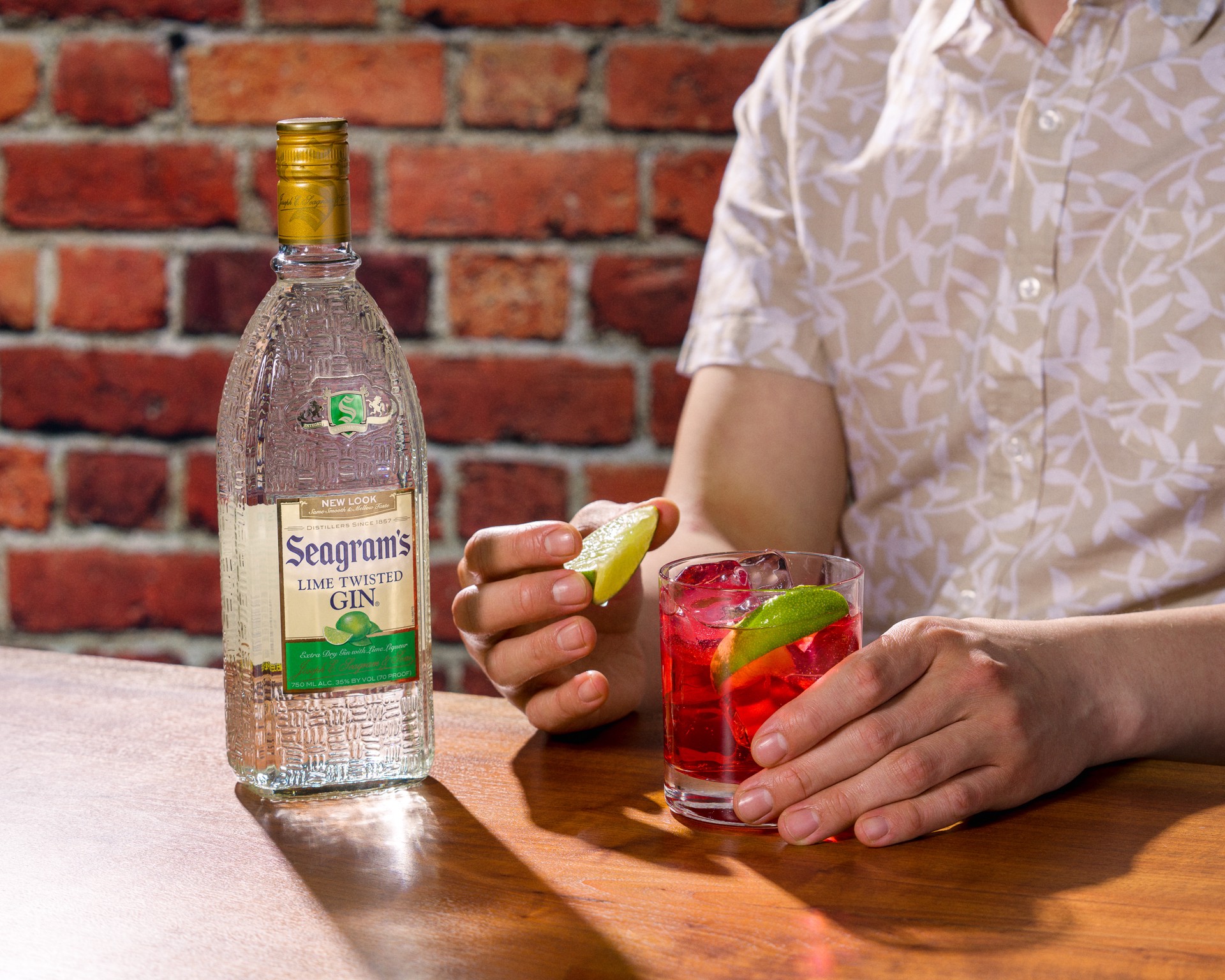 slide 8 of 8, Seagram's Seagrams Lime Twisted Gin, 375 ml