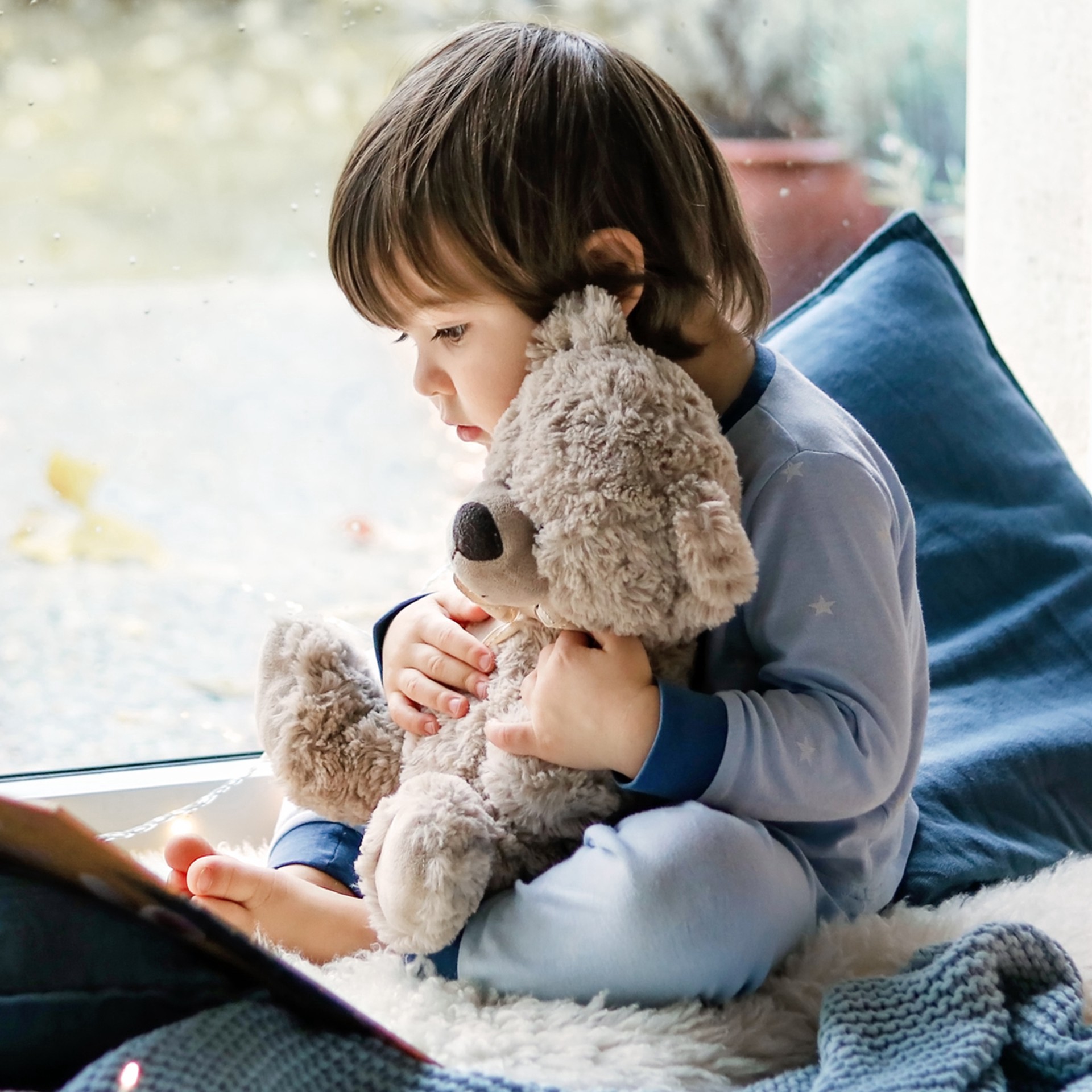 slide 2 of 6, The Original Poly-Fil Premium Polyester Fiber Fill Box, 20lb., 20 lb