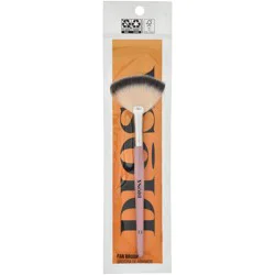 Diosa Fan Brush - 22