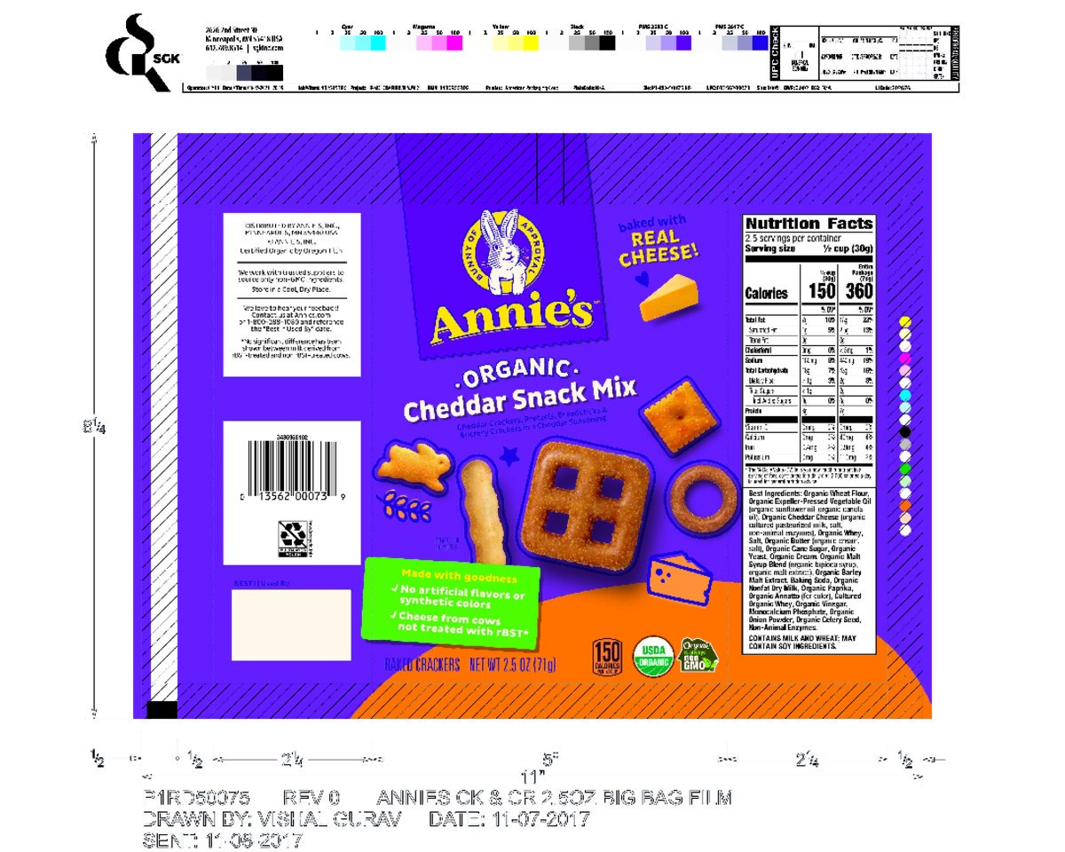 slide 4 of 14, Annie's Organic Cheddar Snack Mix With Assorted Crackers and Pretzels, 2.5 oz Bag, 2.5 oz