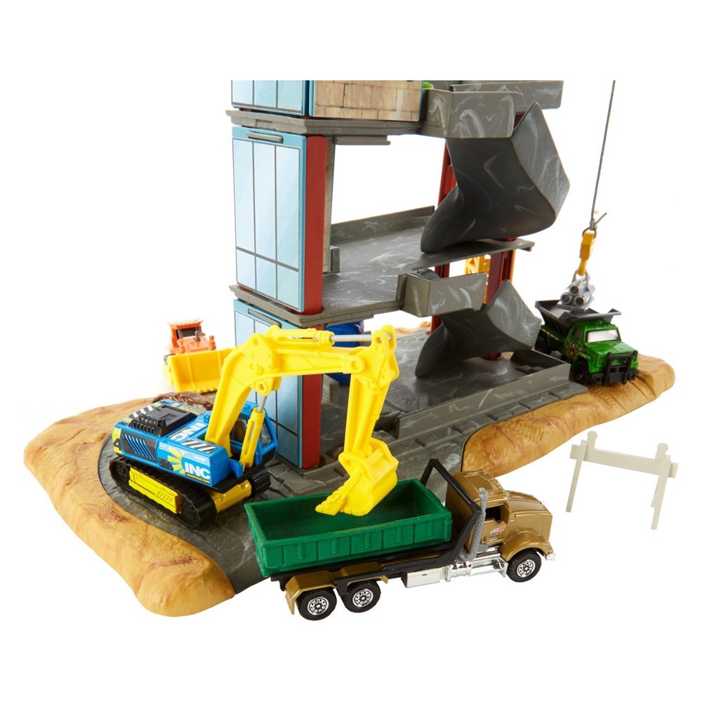 slide 13 of 18, Matchbox Downtown Demolition Playset, 1 ct