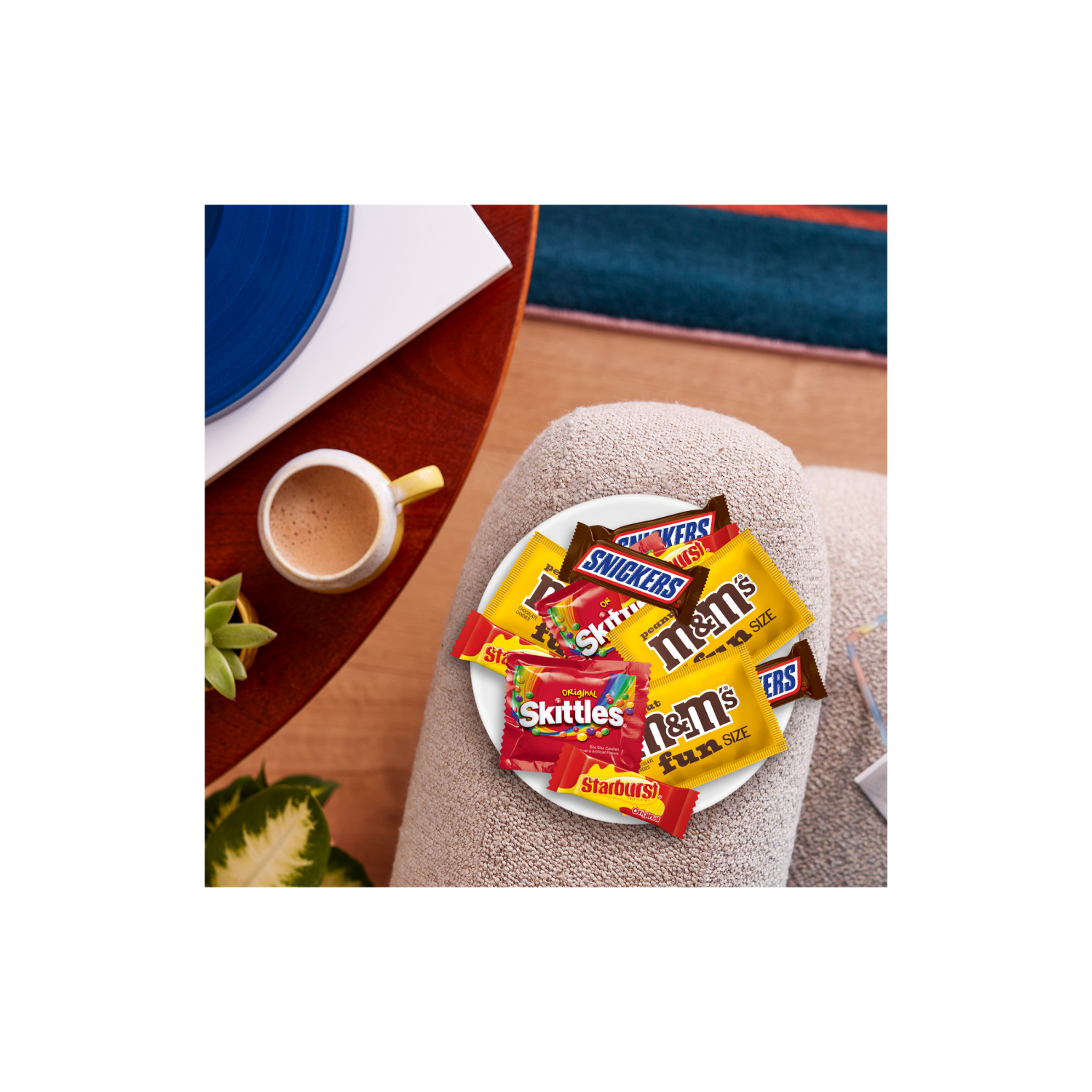 slide 5 of 5, Mars M&M'S Snickers Skittles & Starburst Fun Size Candy Variety Pack Jumbo Bag, 31.59 oz