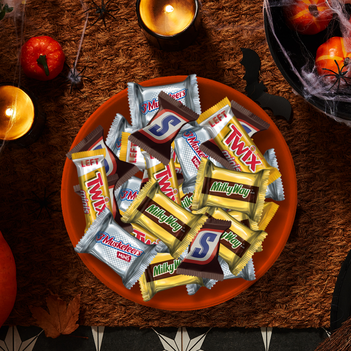 slide 2 of 8, Mars Snickers, Twix, Milky Way & 3 Musketeers Minis Halloween Candy - 30 Ct, 8.57 Oz Bag, 30 ct