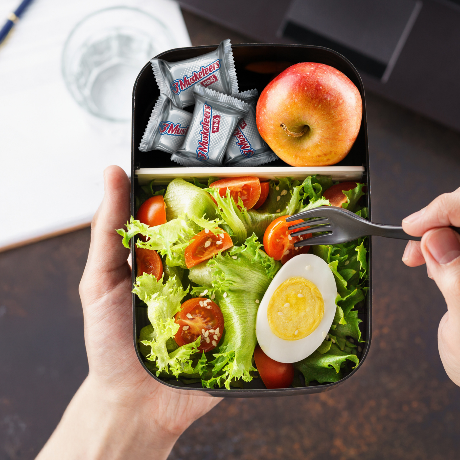 slide 8 of 8, 3 MUSKETEERS Minis Bars Sharing Size 8.4 oz, 8.4 oz