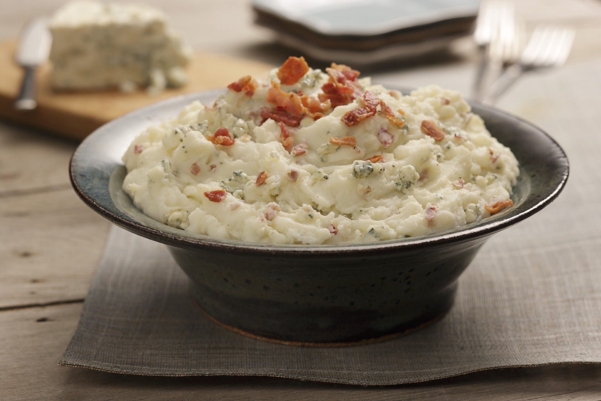 slide 2 of 4, Idahoan Mashed Potatoes, 8.2 oz