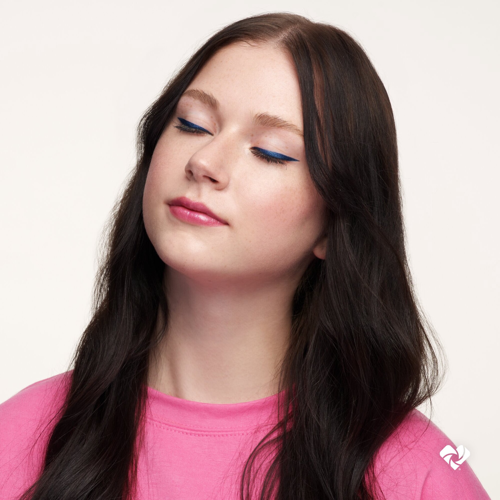 slide 7 of 8, ESSENCE Ess Stay Play Lnr 06, 1 ct