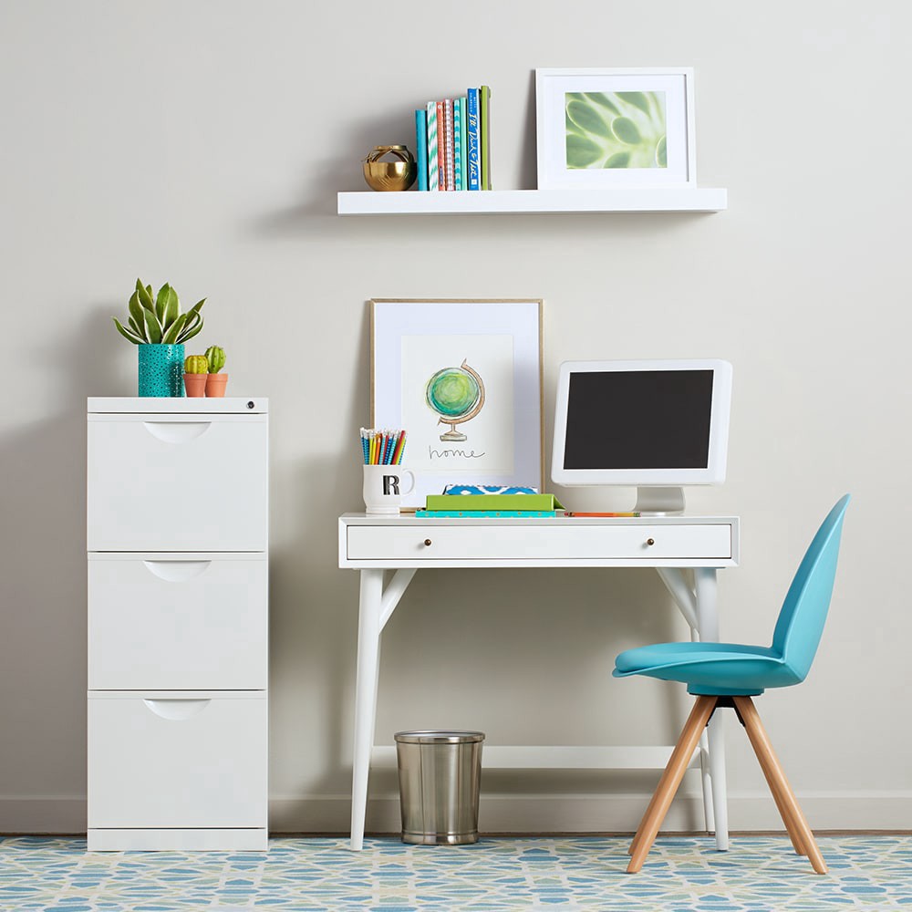 slide 3 of 6, GE Refresh HD LED 40W EQ Clear Decorative Candelabra Base Bent Tip Dimmable Light Bulb 3-Pack, 1 ct