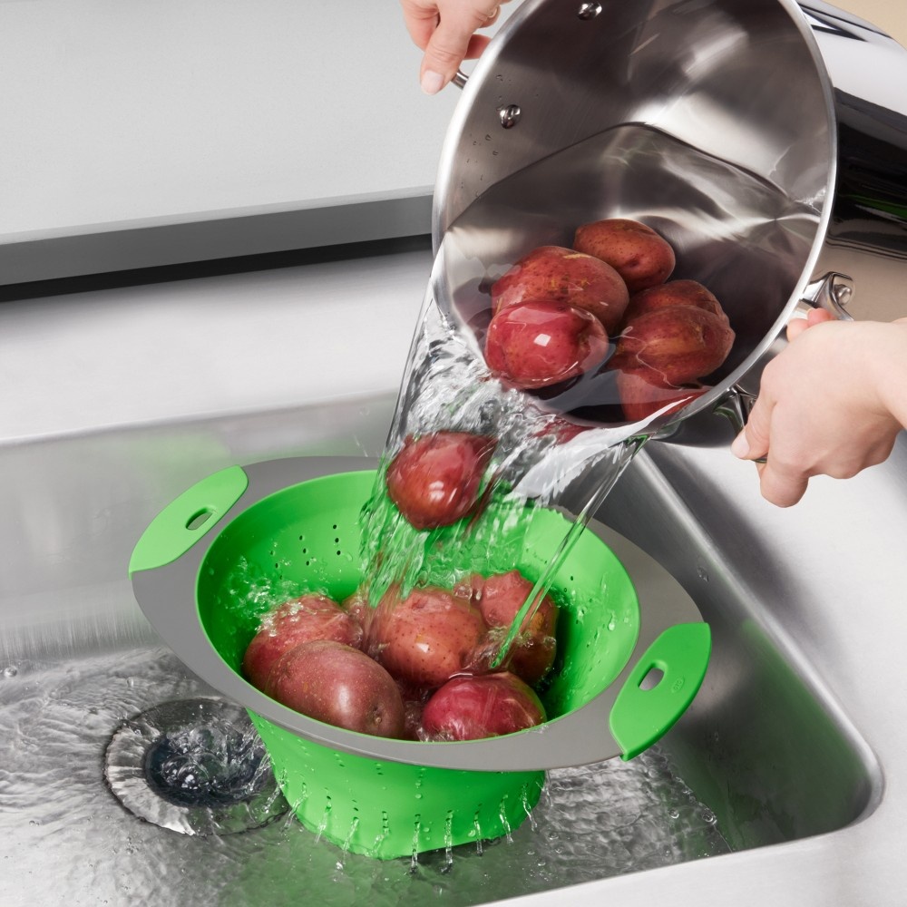 OXO 3.5qt Colander with Handle Green