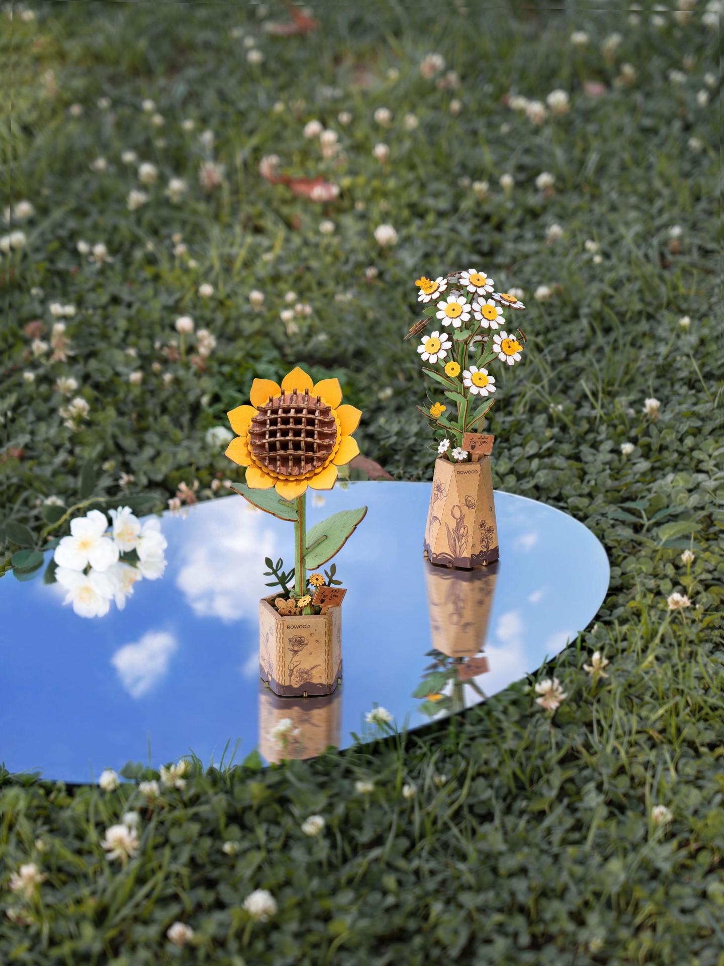 slide 5 of 5, Robotime Rowood Chamomile Wooden Bloom Craft, 3.7 in x 3.5 in x 8.9 in