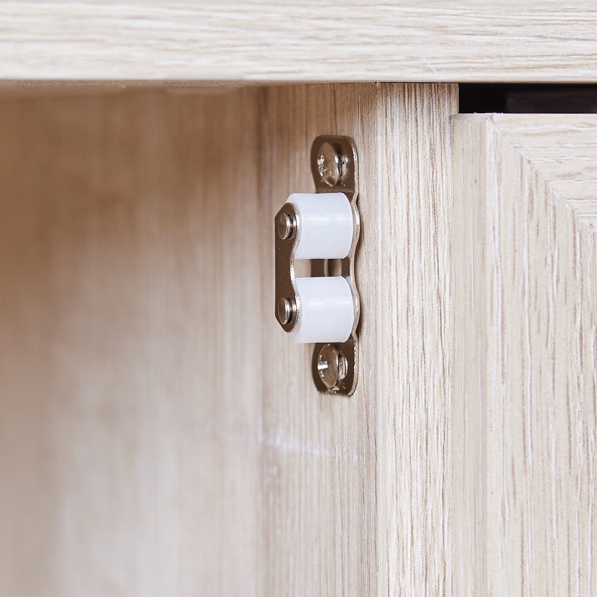 slide 4 of 6, RELIABILT 44-mm Silver Roller catch Cabinet Latch, 1 ct