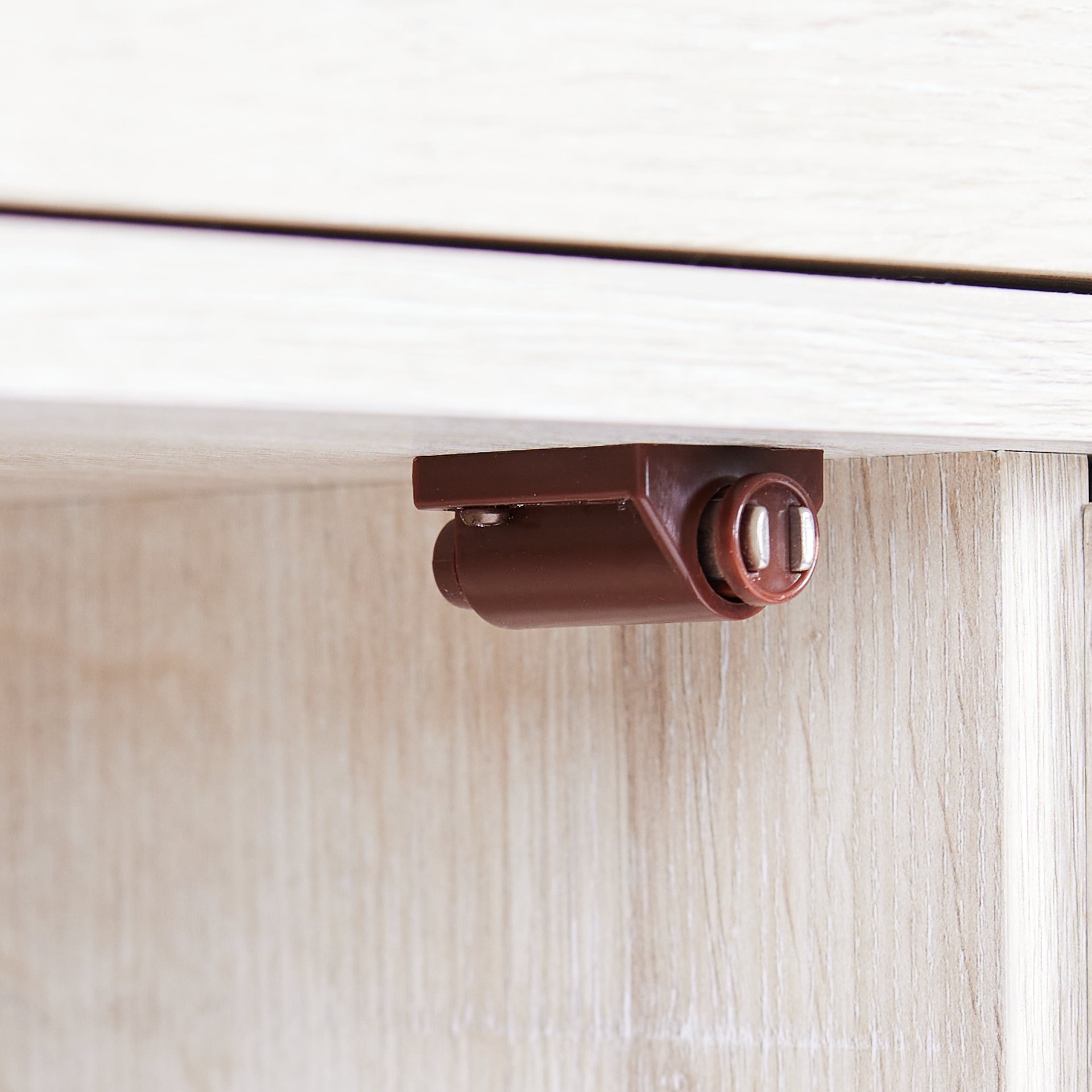 slide 4 of 6, RELIABILT 47-mm Brown Magnetic catch Cabinet Latch, 1 ct