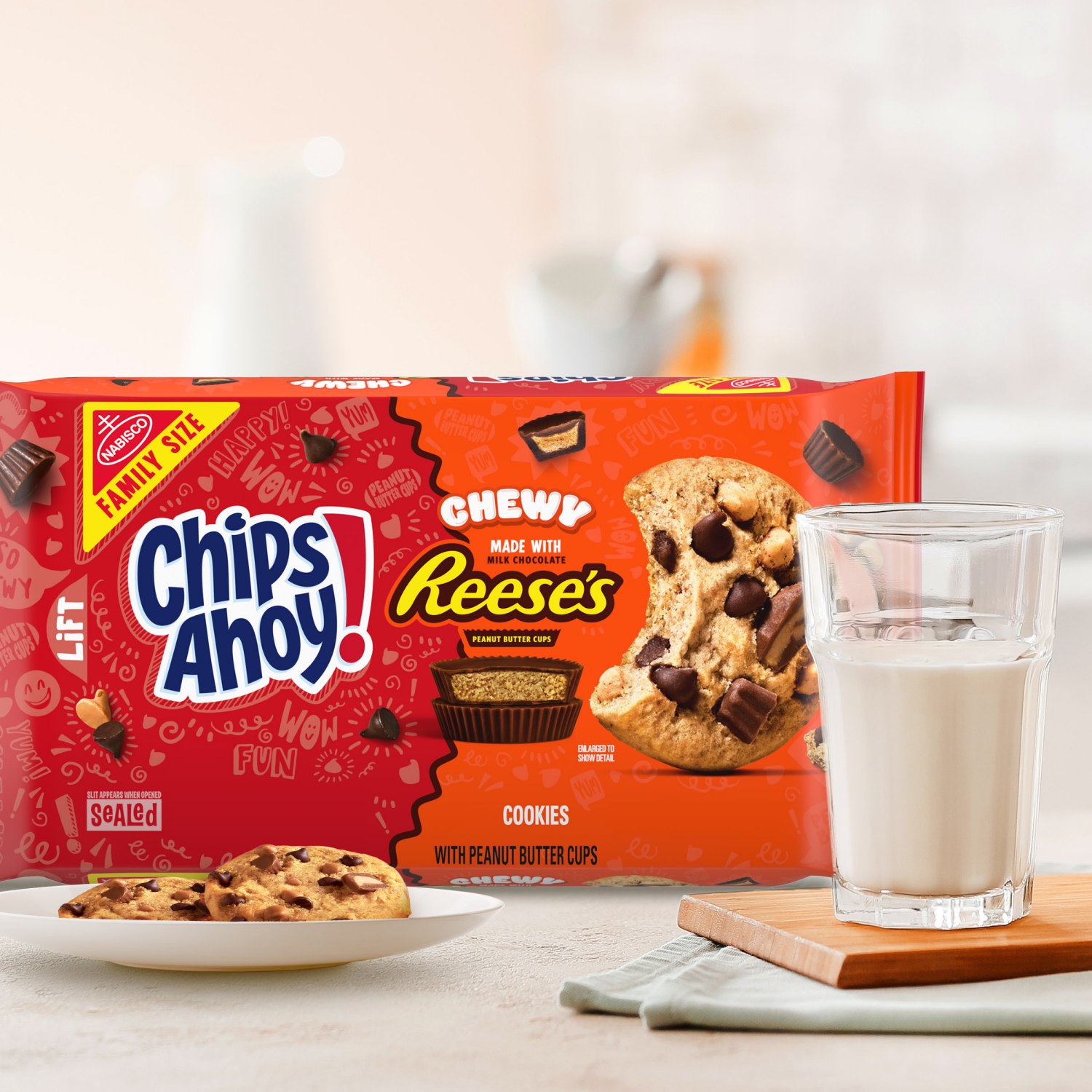 slide 4 of 8, CHIPS AHOY! Chewy Chocolate Chip Cookies with Reese's Peanut Butter Cups, Family Size, 14.25 oz, 14.25 oz