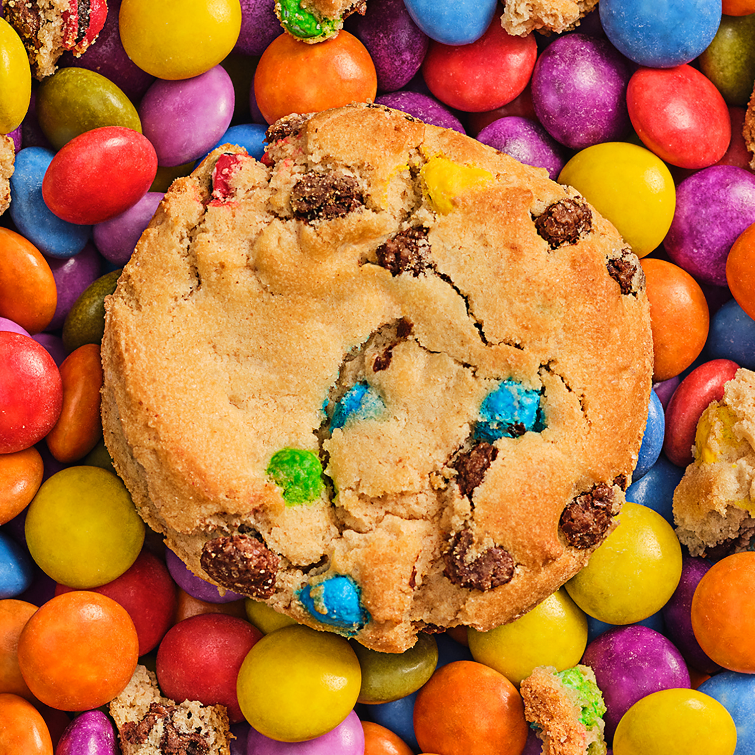 slide 4 of 8, CHIPS AHOY! Crunchy Candy Blasts Chocolate Chip Cookies, Family Size, 18.9 oz, 1 lb