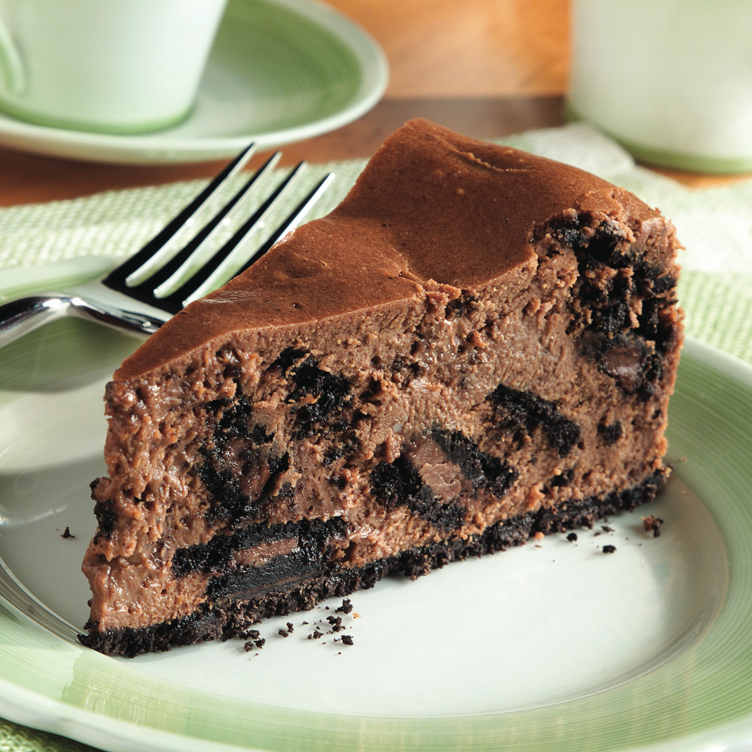 slide 6 of 8, OREO Chocolate Creme Chocolate Sandwich Cookies, Family Size, 18.71 oz, 18.71 oz