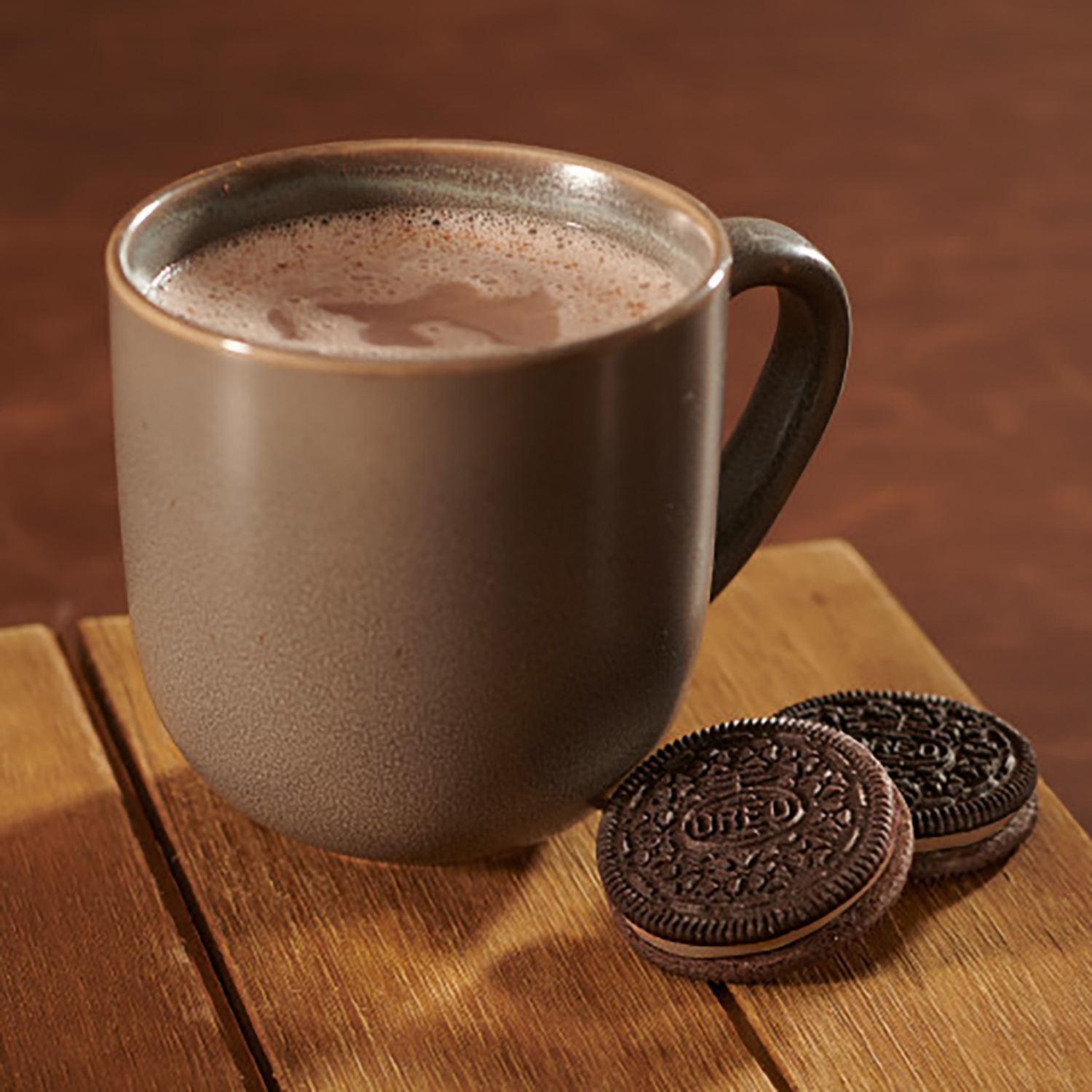 slide 7 of 8, OREO Chocolate Creme Chocolate Sandwich Cookies, Family Size, 18.71 oz, 18.71 oz