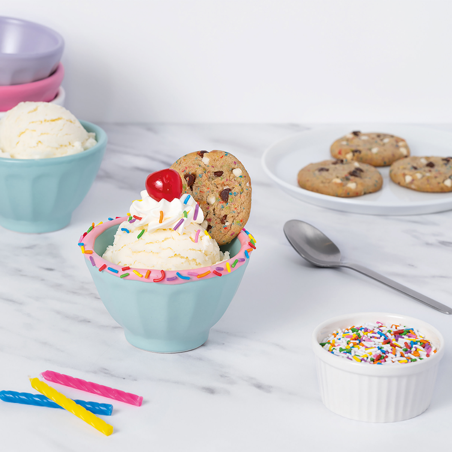 slide 2 of 8, CHIPS AHOY! Crunchy White Fudge Chocolate Chunky Fudgy Chocolate Chip Cookies, Family Size, 18 oz, 18 oz