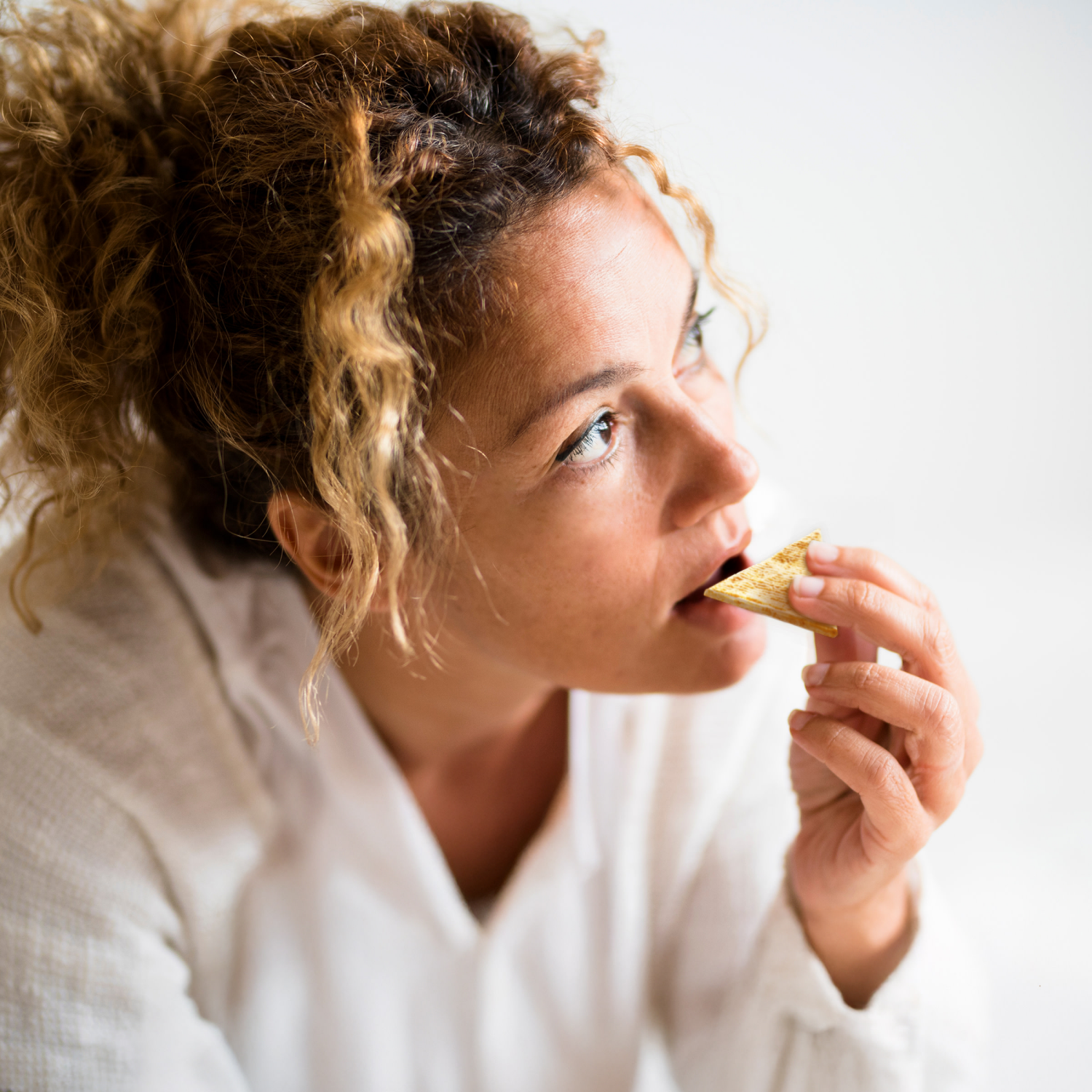 slide 2 of 8, Triscuit Thin Crisps Crackers White Cheddardar Flavor, 7.1 oz